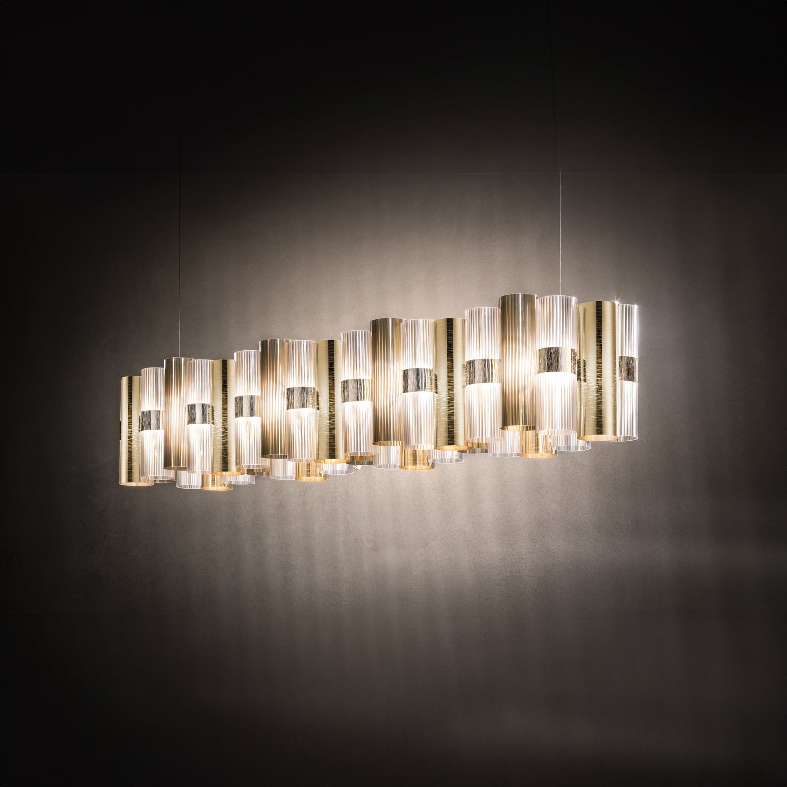LED pendellampe La Lollo gullfarget 142 cm nærbilde av design