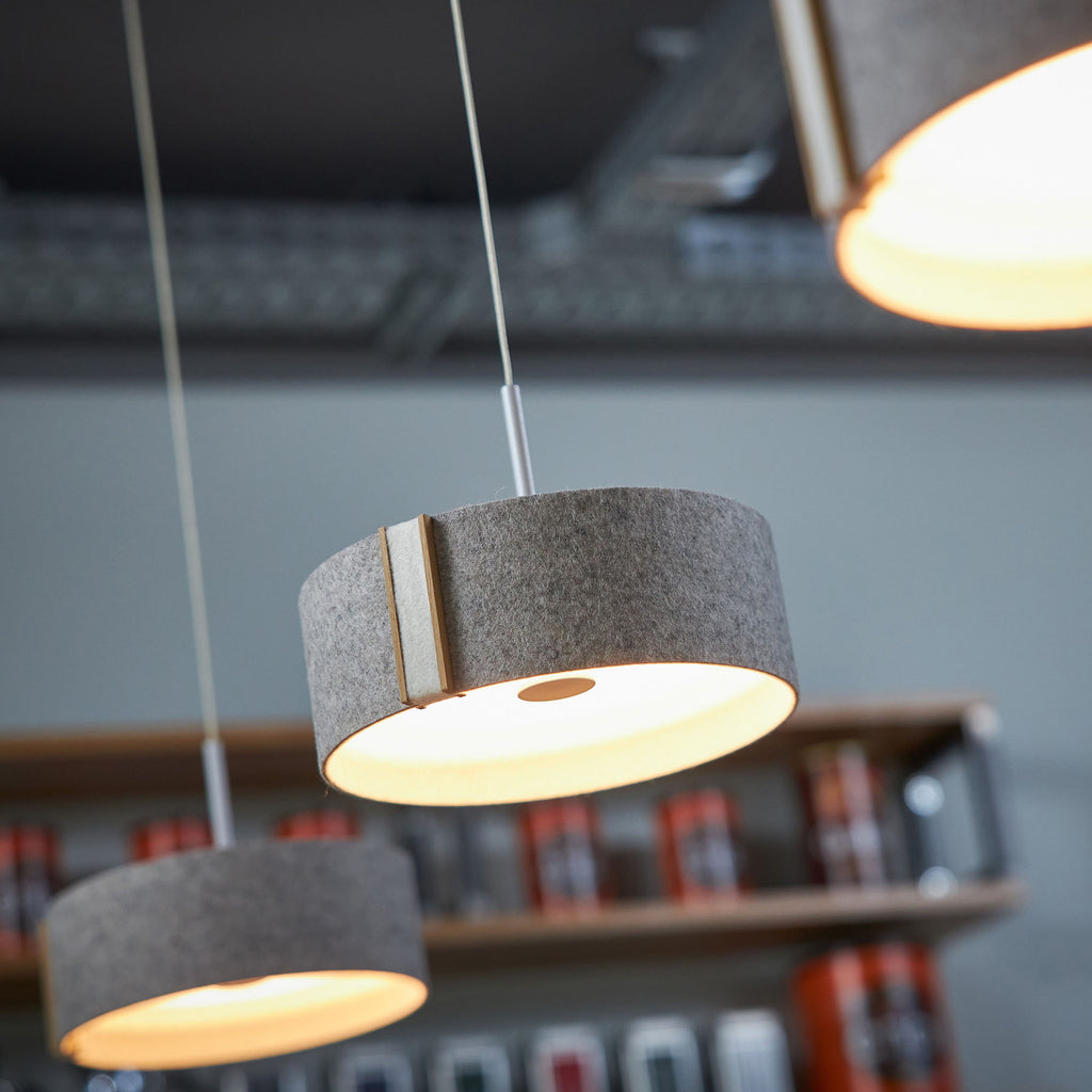 LED pendellampe LARAfelt S filt/eik dimbar detalj