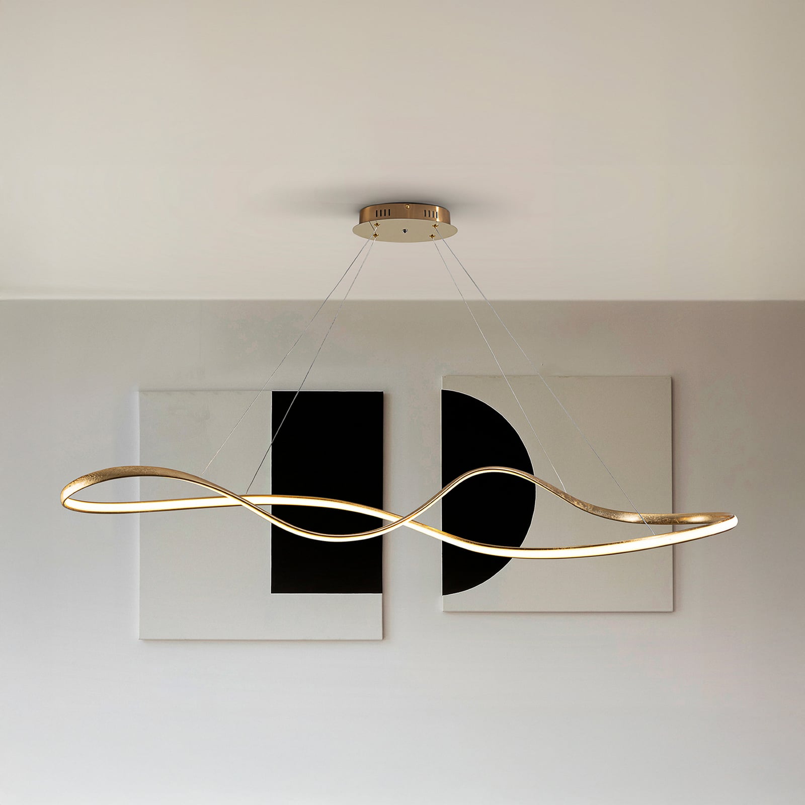 LED pendellampe Lia gull metall CCT dimbar med fjernkontroll forfra
