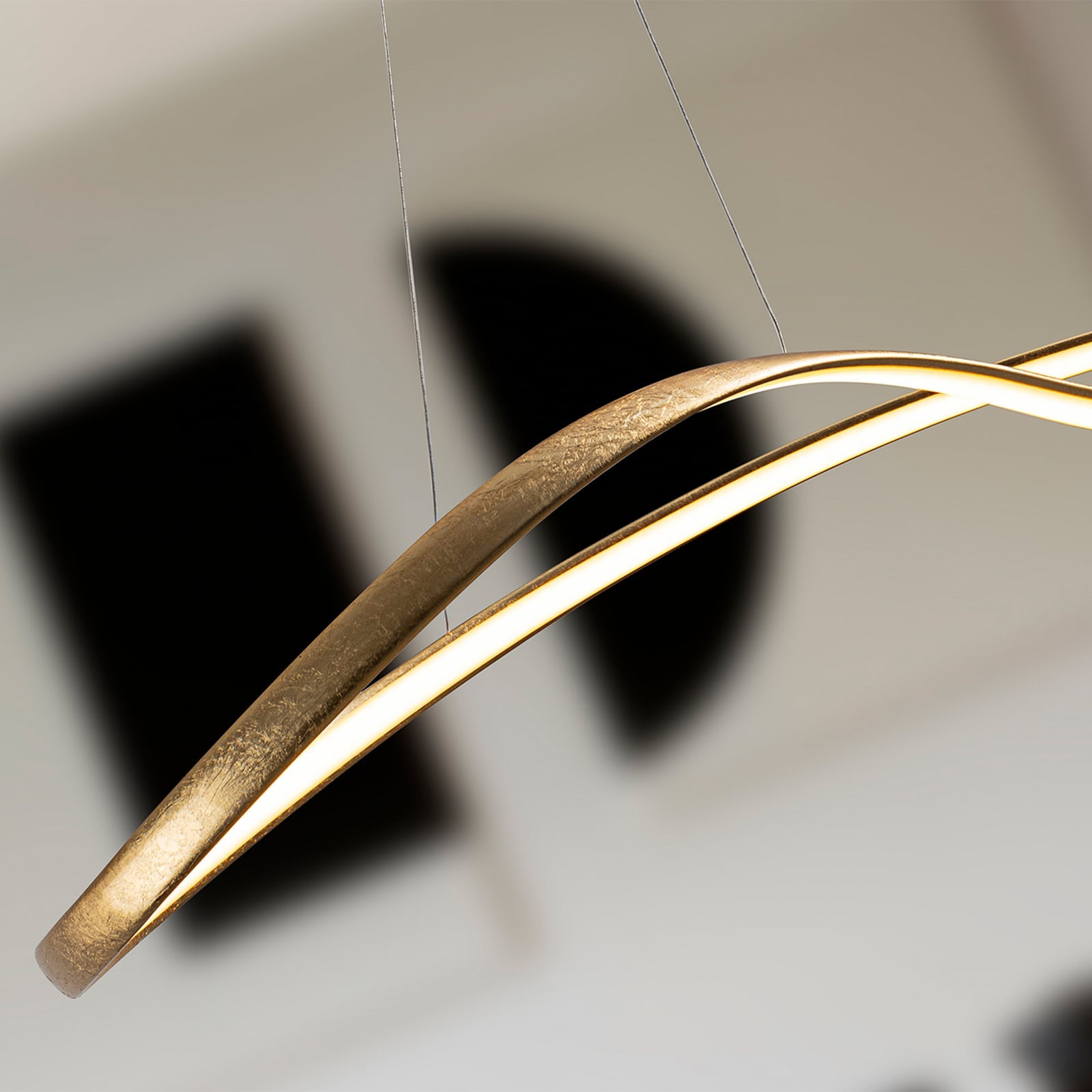 LED pendellampe Lia gull metall CCT dimbar med fjernkontroll lysdetalj