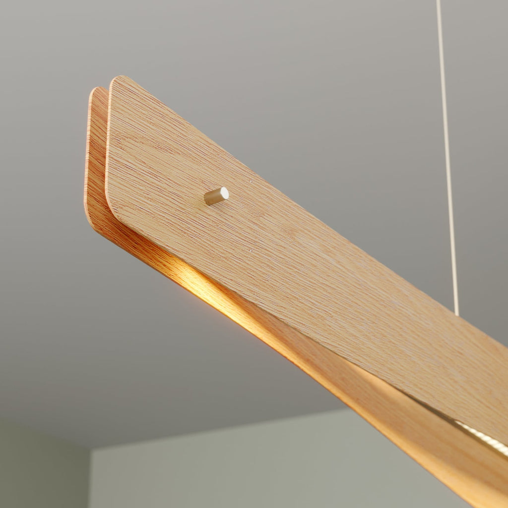 LED pendellampe Lian dimbar eik natur 119 cm 34W nærbilde av messingdetaljer