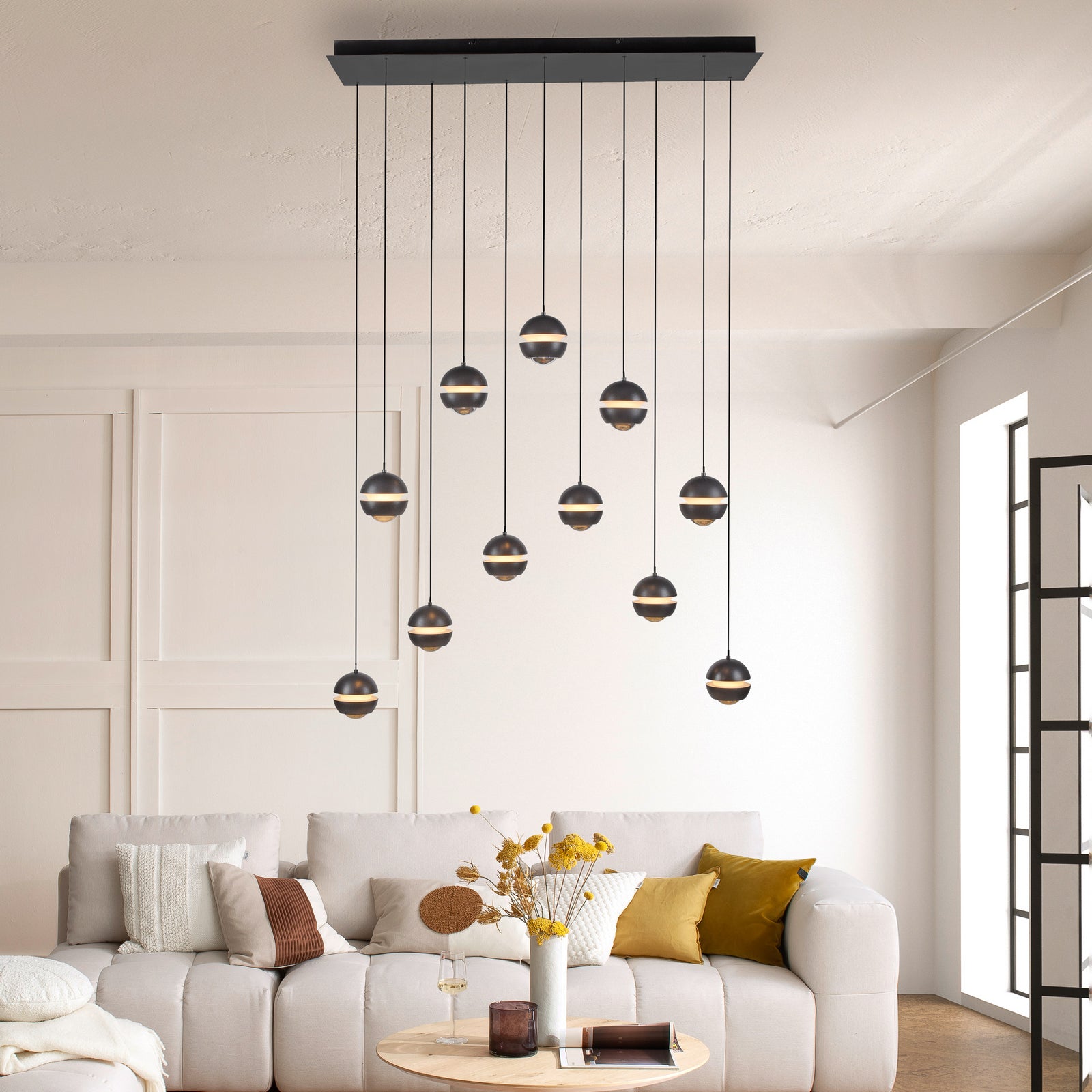 LED pendellampe Lini 11-lys dimbar svart 114 cm bakside