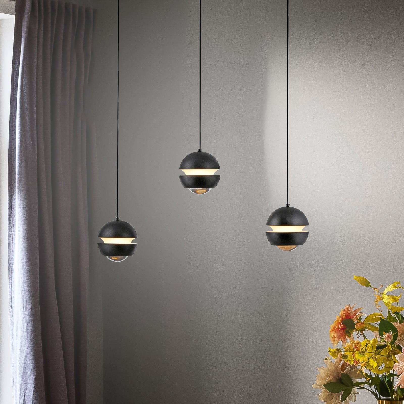 LED pendellampe Lini 3-lys kuleform svart 60 cm forfra