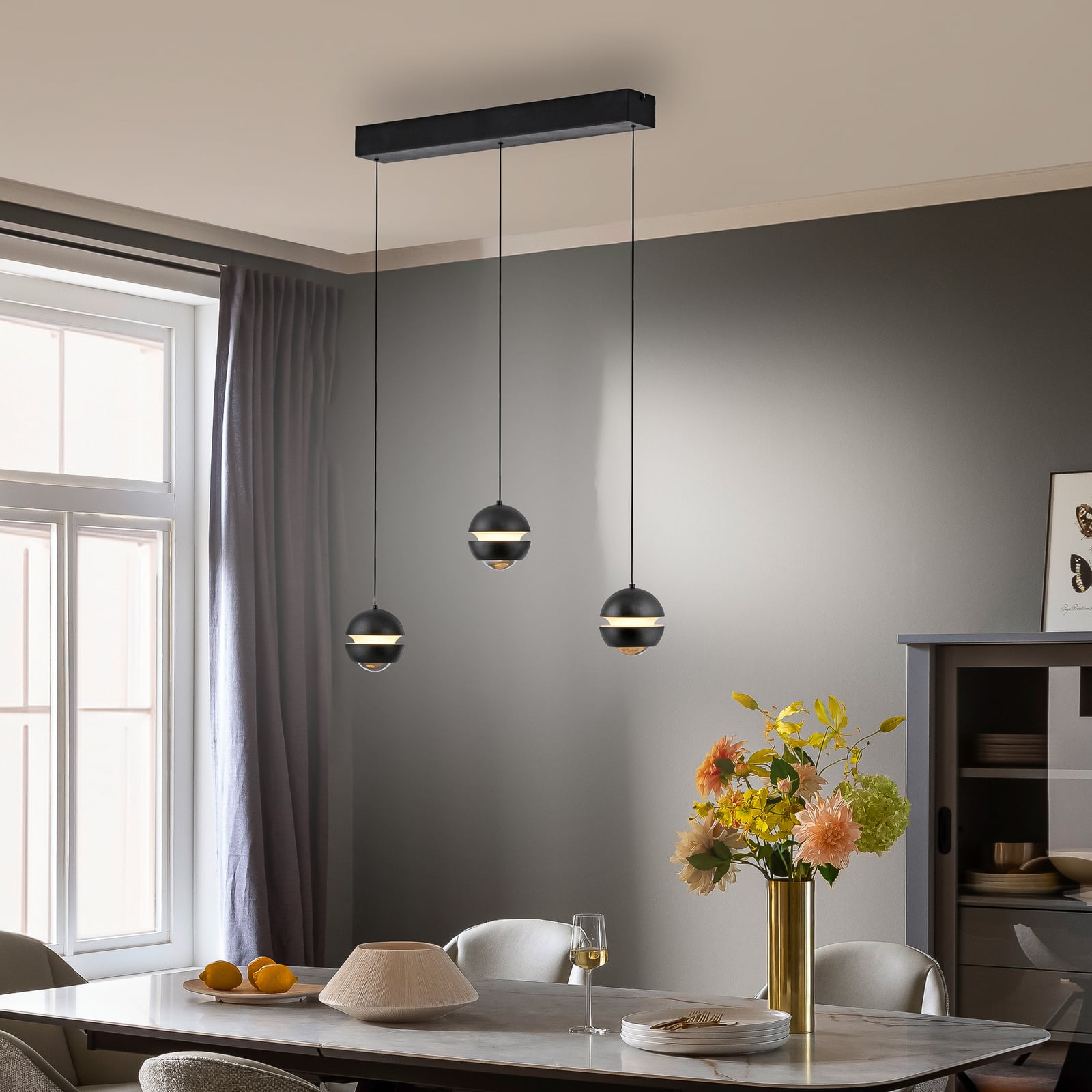 LED pendellampe Lini 3-lys kuleform svart 60 cm bakside