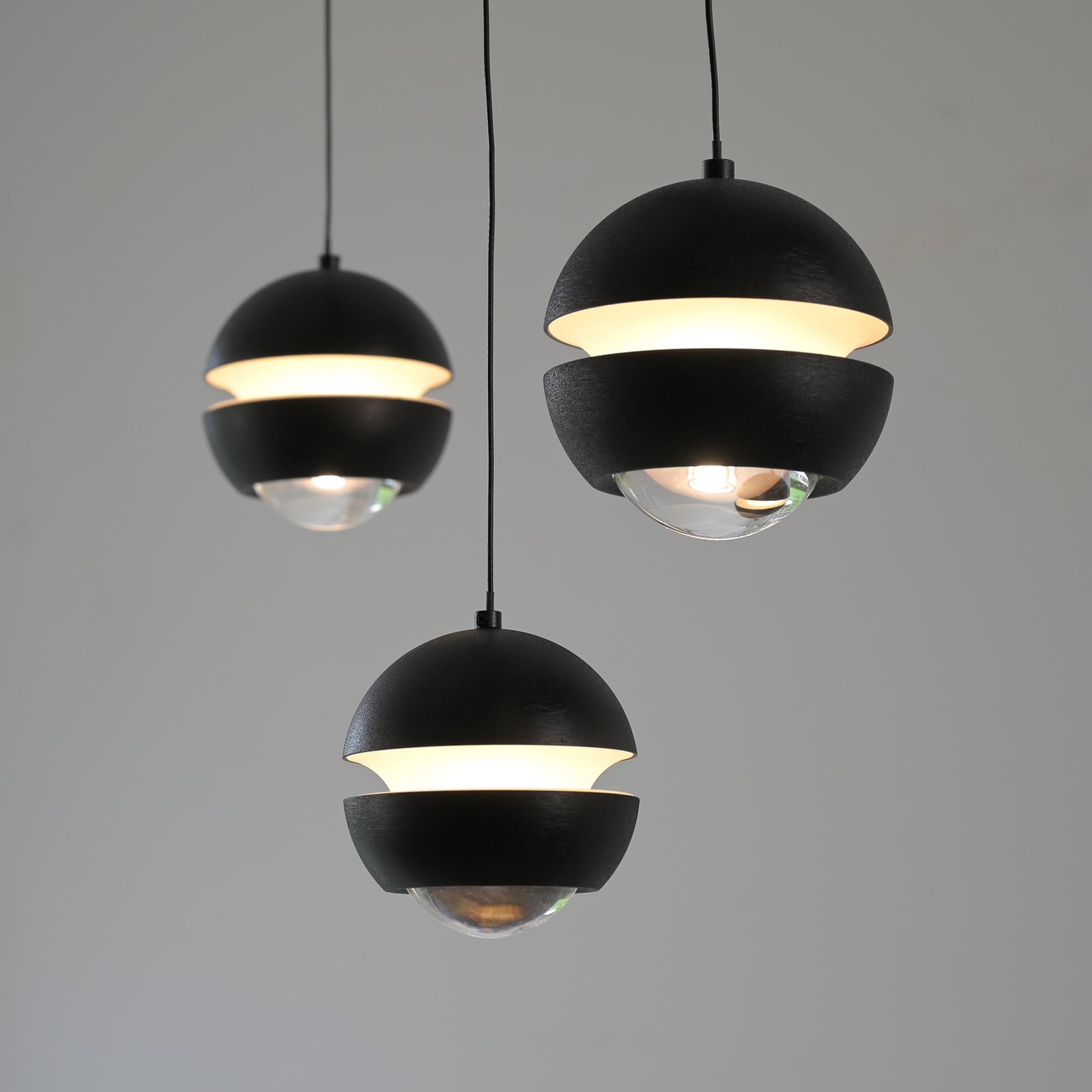 LED pendellampe Lini 3-lys kuleform svart 60 cm justerbar høyde