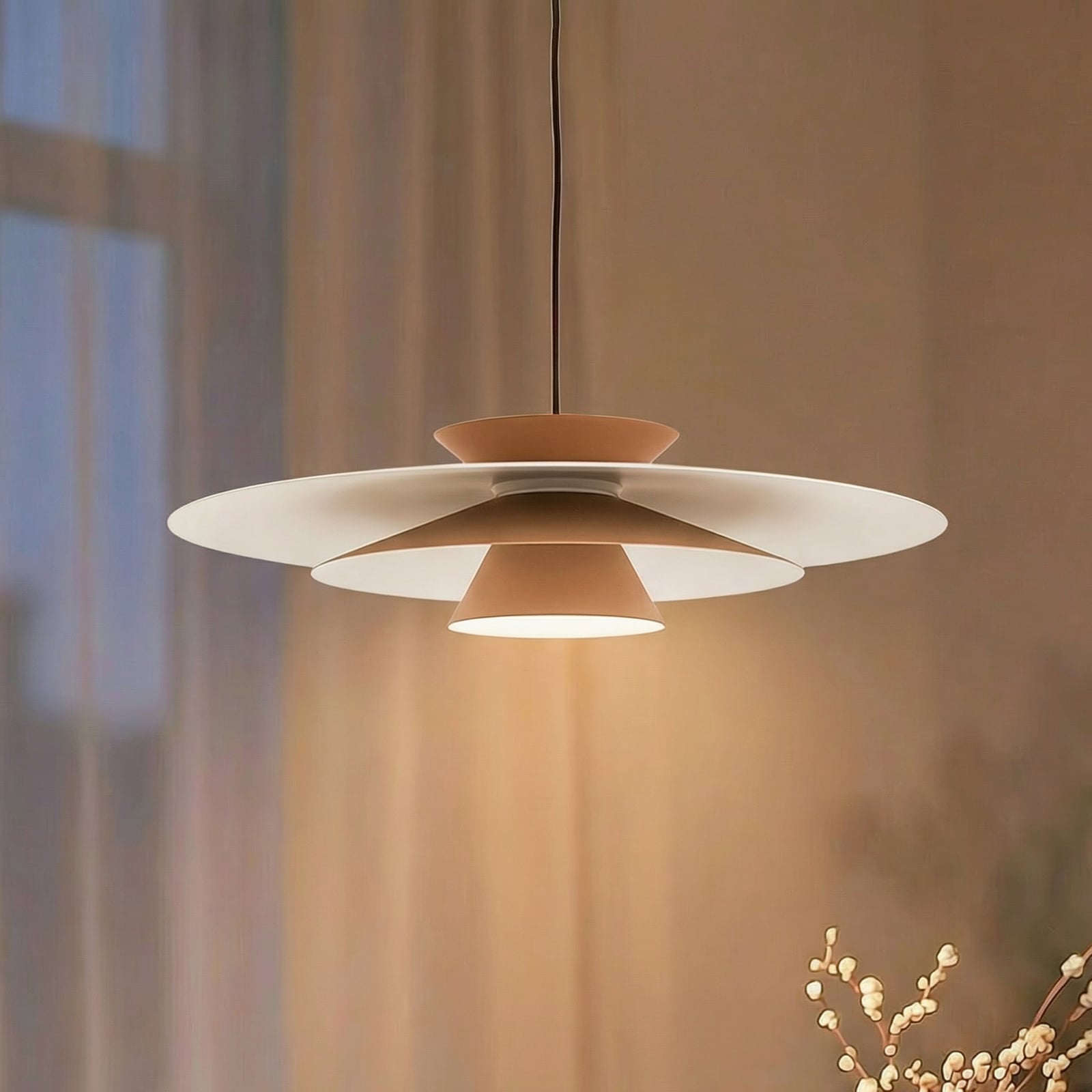 LED pendellampe Livie dimbar beige aluminium foran