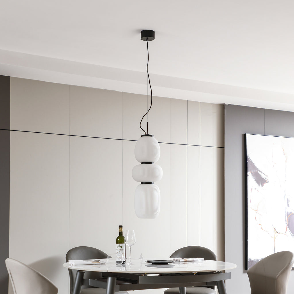 LED pendellampe Lucya 3-lys glass hvit dimbar Ø24 cm detalj av glasskjerm
