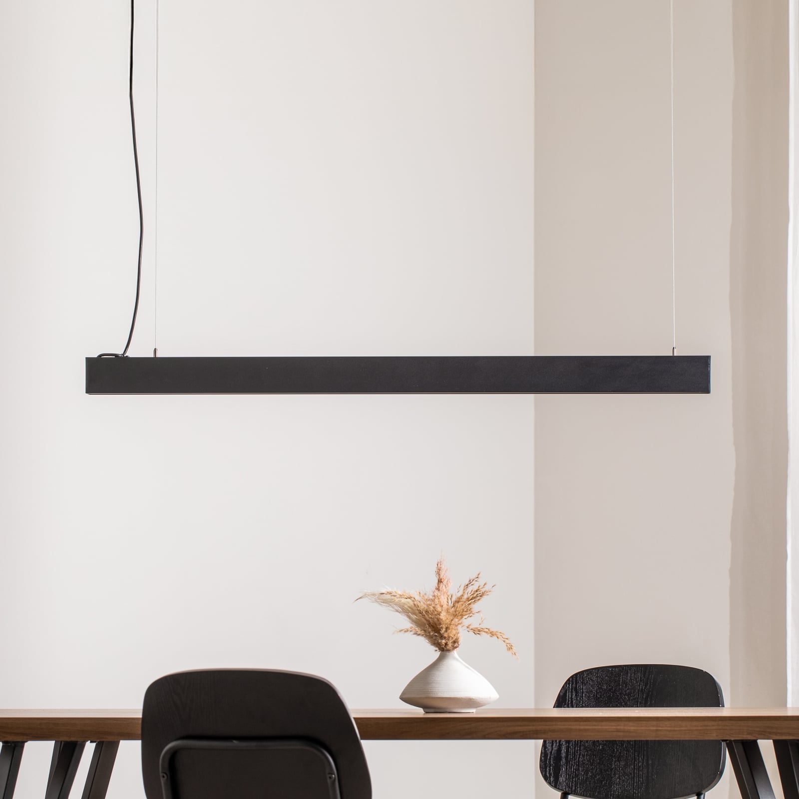 LED pendellampe Luxe svart metall bakside
