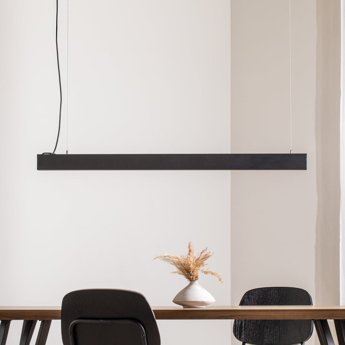 LED pendellampe Luxe svart metall bakside