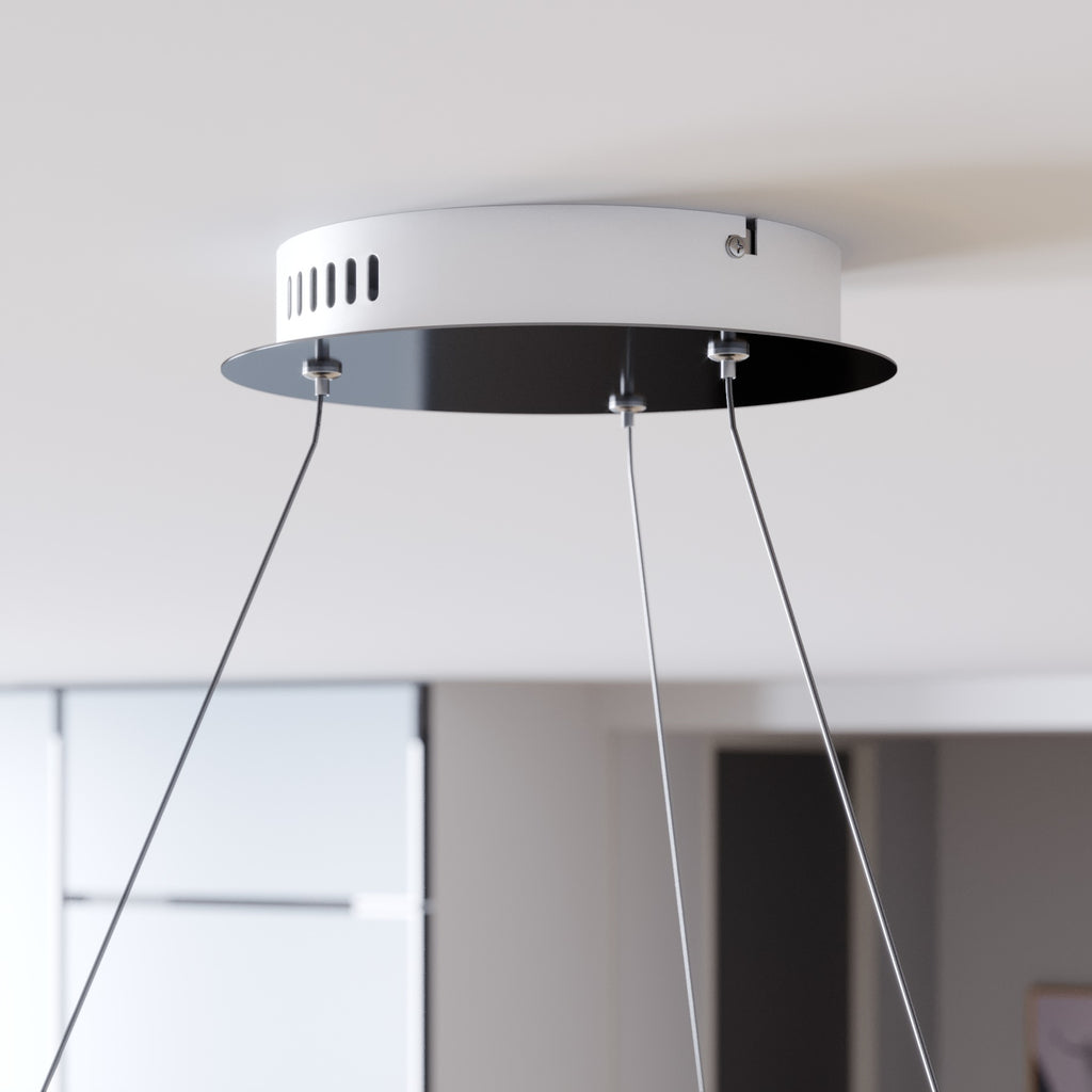 LED pendellampe Lyani ringform krom dimbar Ø80 cm montert i rom
