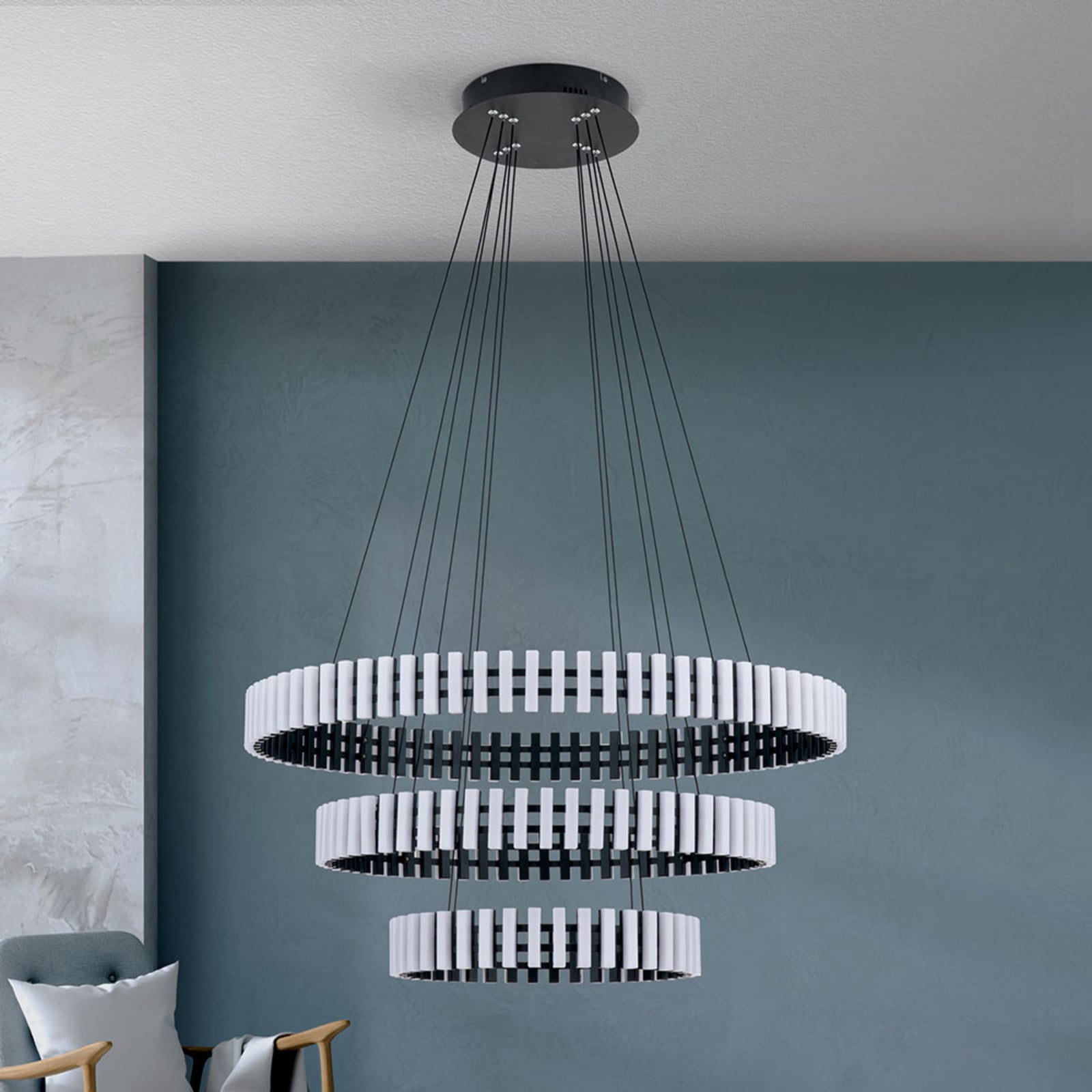 Montert LED pendellampe Mansion dimbar svart/hvit akryl Ø80 cm i rom