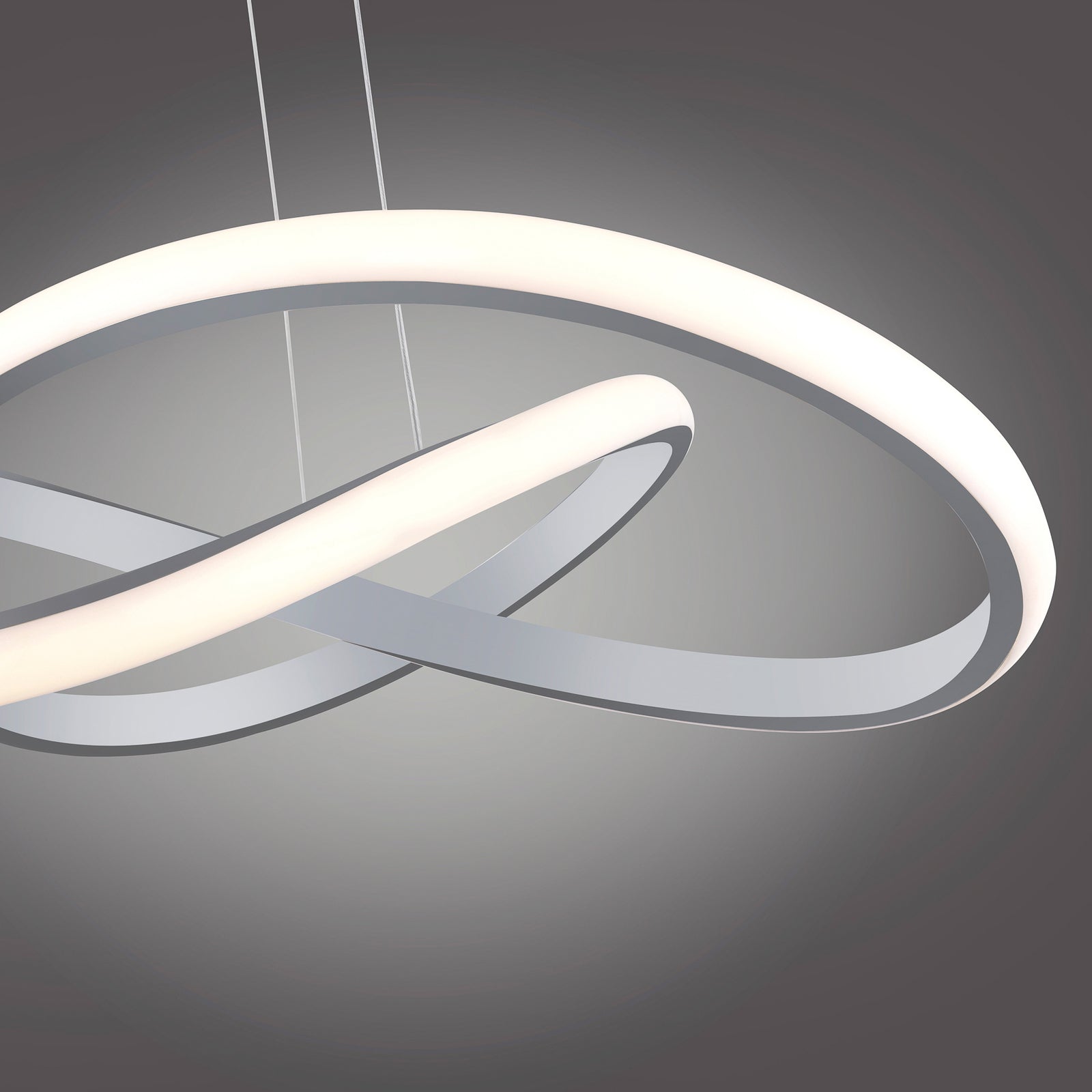 LED pendellampe Maria aluminium Ø57 cm montert i rom