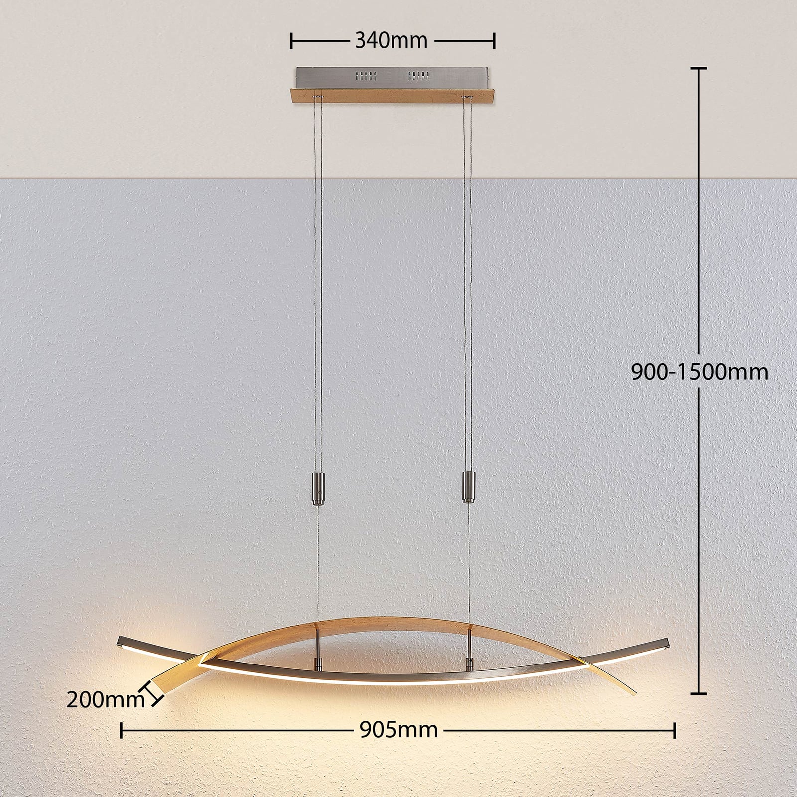 LED pendellampe Marija dimbar 91 cm gullfarget montert i stue