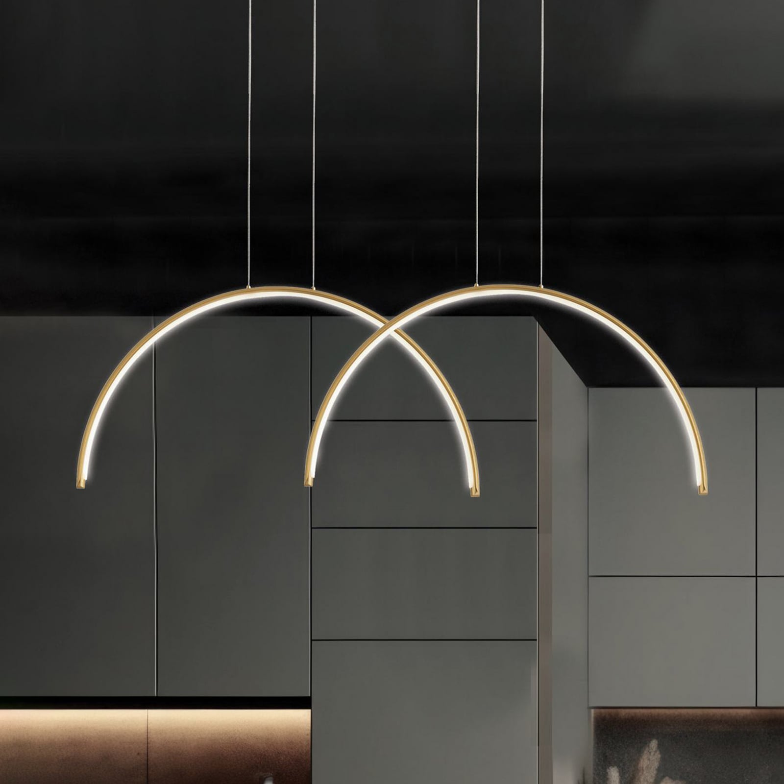 LED pendellampe Megan gullfarget 2-lys forfra
