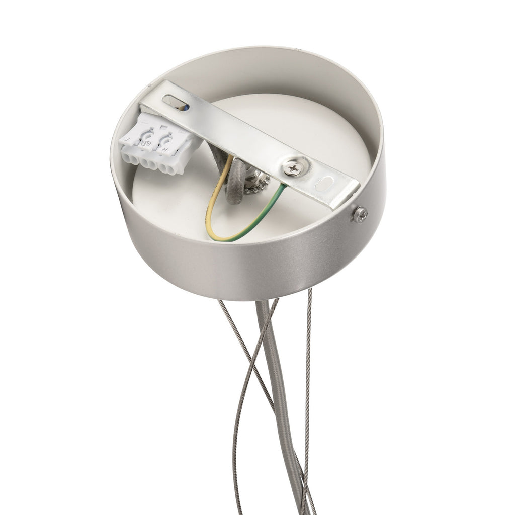 LED pendellampe Menkar sølv Ø80 cm montert i rom