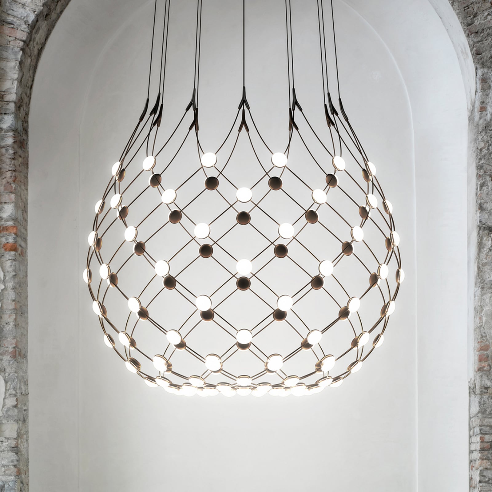 LED pendellampe Mesh dimbar Ø100 cm 64W varmhvit fra Luceplan forfra
