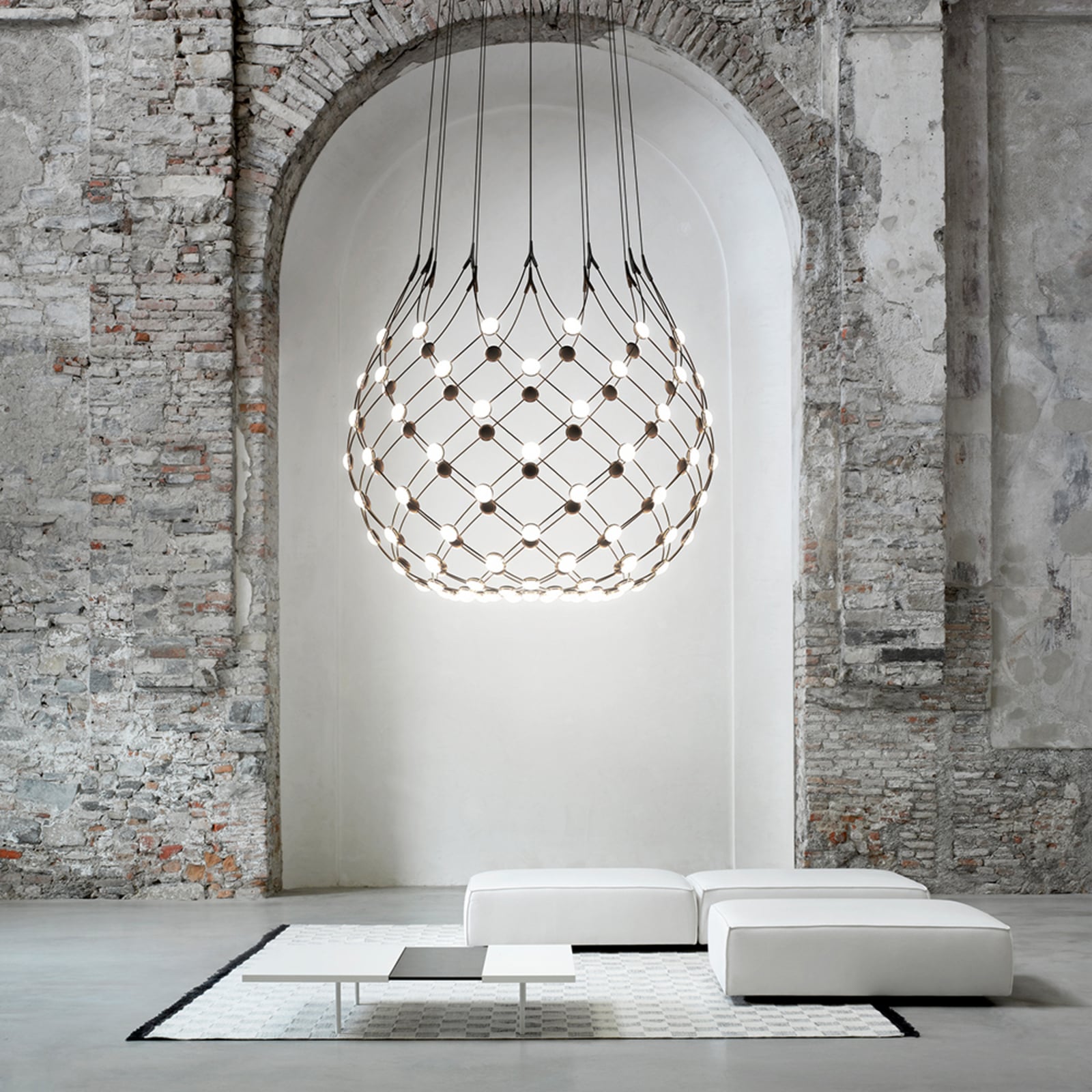 Detalj av LED pendellampe Mesh dimbar Ø100 cm 64W varmhvit fra Luceplan