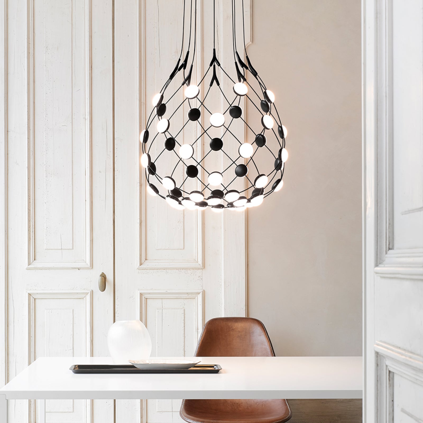 Montert LED pendellampe Mesh dimbar Ø100 cm 64W varmhvit fra Luceplan i rom