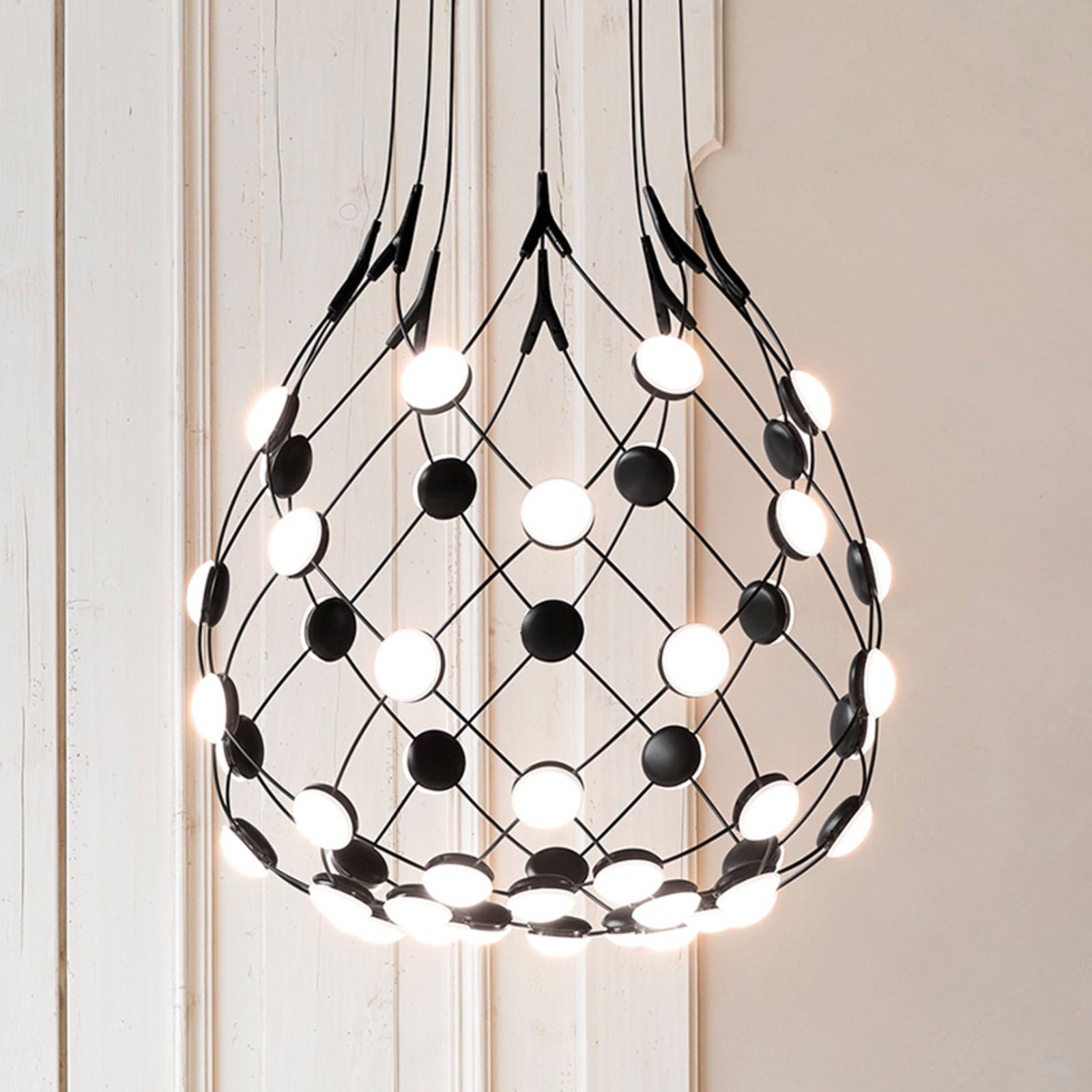 LED pendellampe Mesh svart Ø55 cm dimbar 40W Luceplan forfra