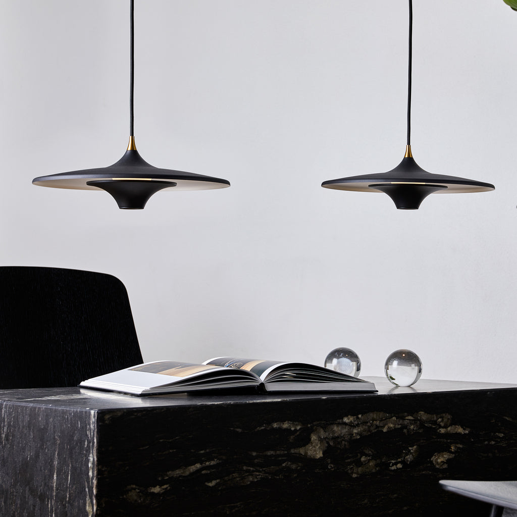 LED pendellampe Moja svart aluminium dimbar detalj