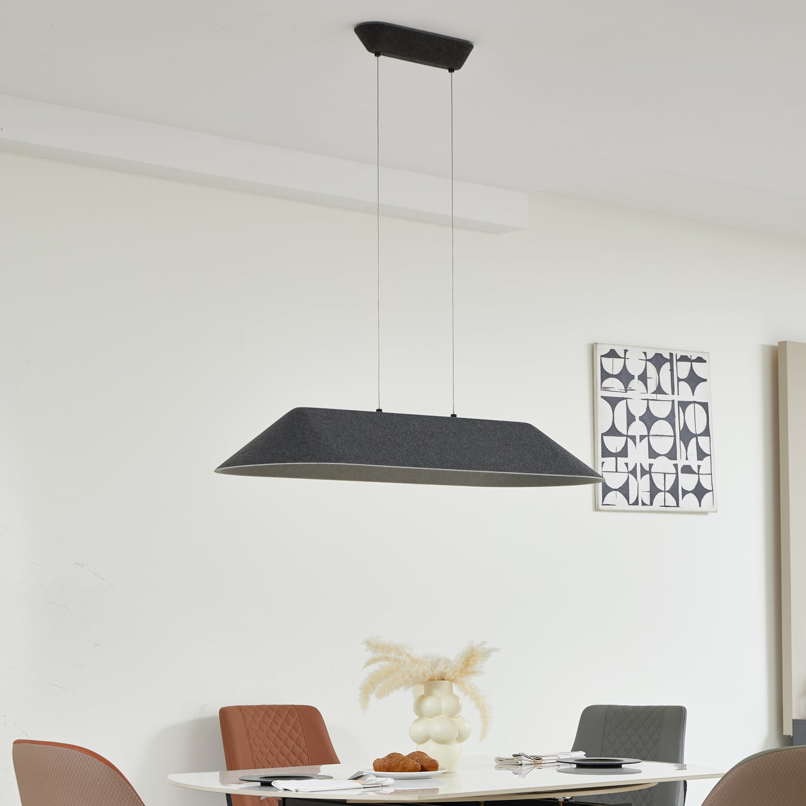Detalj av LED pendellampe Naelle svart/grå filt
