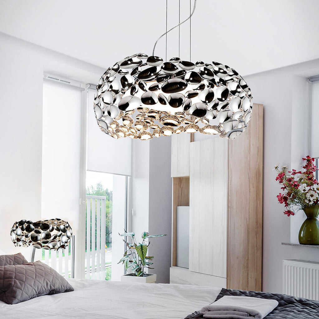 LED pendellampe Narisa krom metall/akryl Ø46 cm detalj av metallskjerm