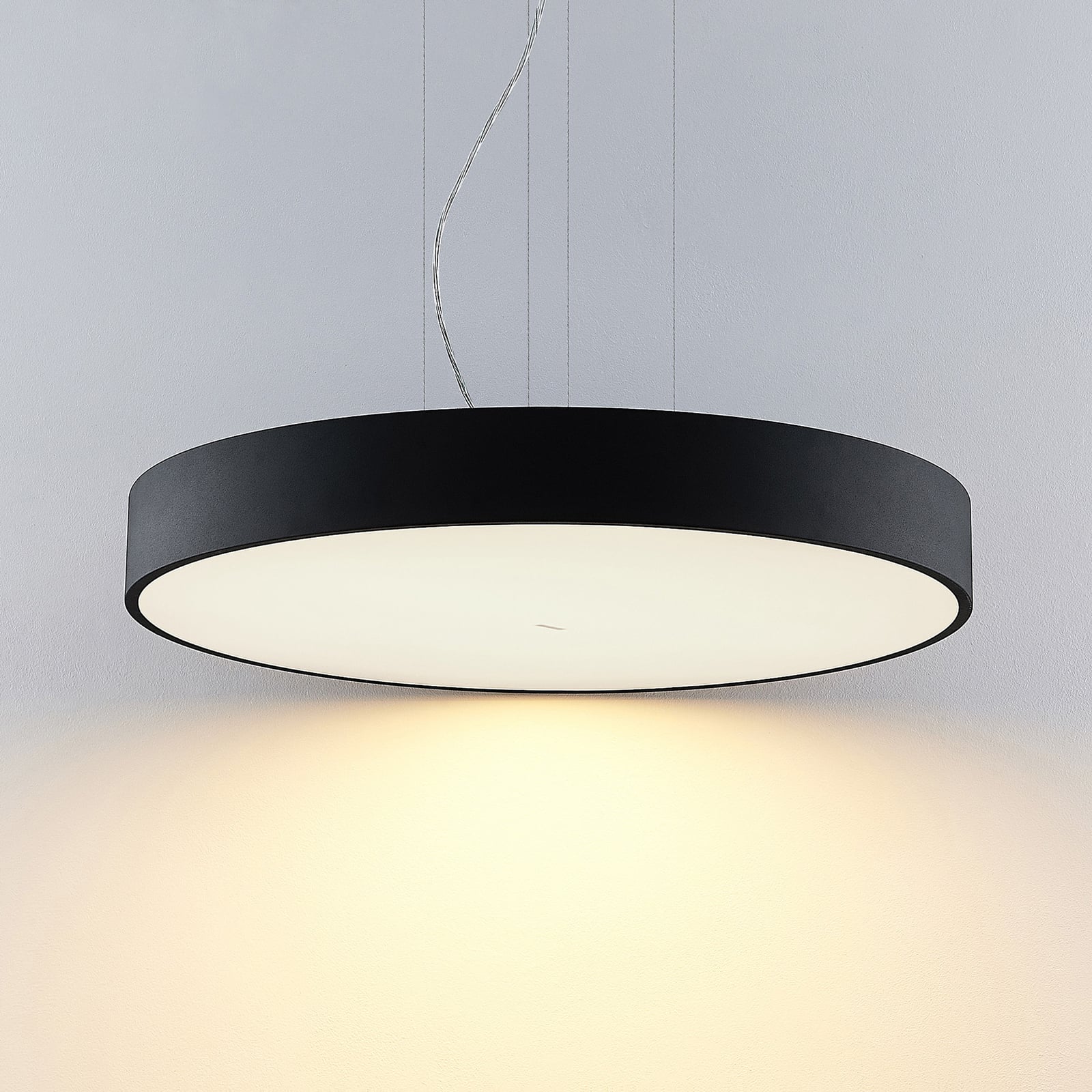 LED pendellampe Noabelle rund metall Ø80 cm dimbar CCT svart montert i tak
