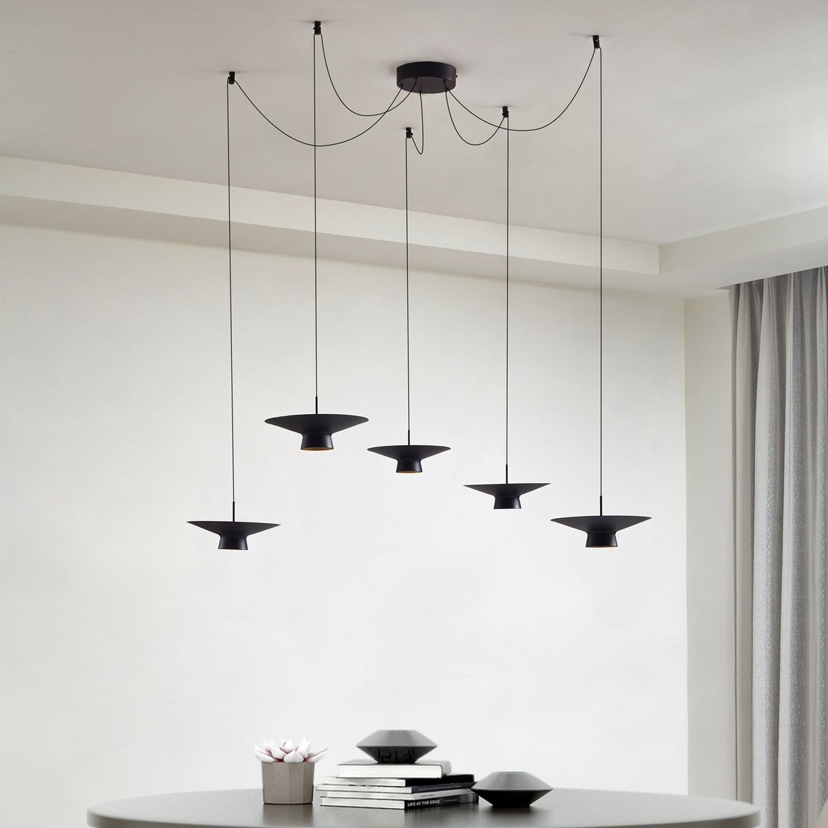LED pendellampe Norvind 10-lys svart dimbar Ø100 cm detalj