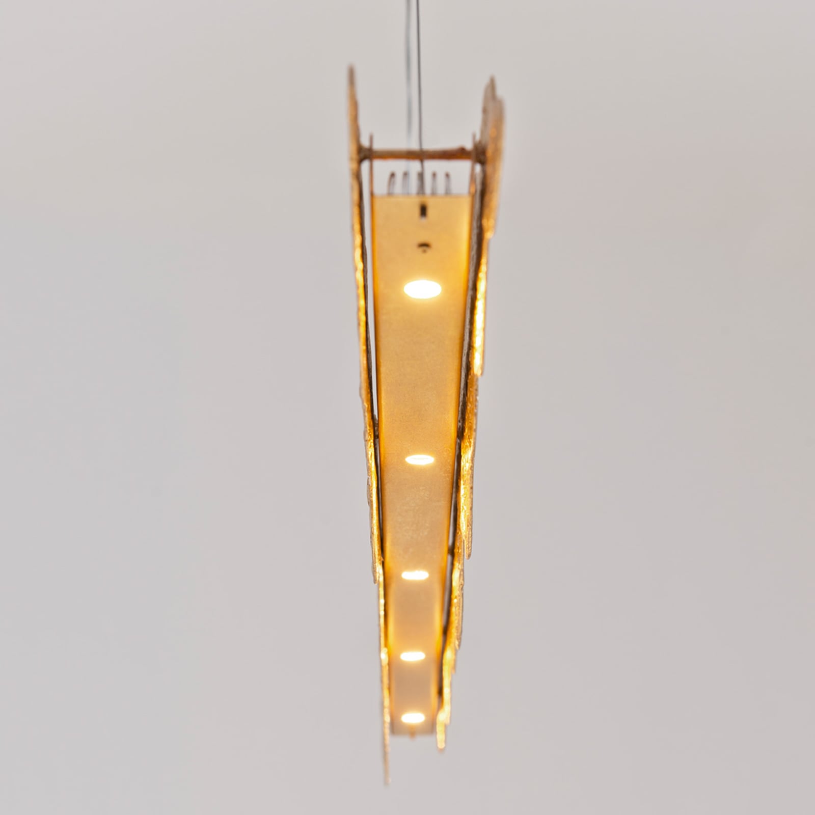 LED pendellampe Nuvola dimbar gull 112 cm detalj av jernskjerm