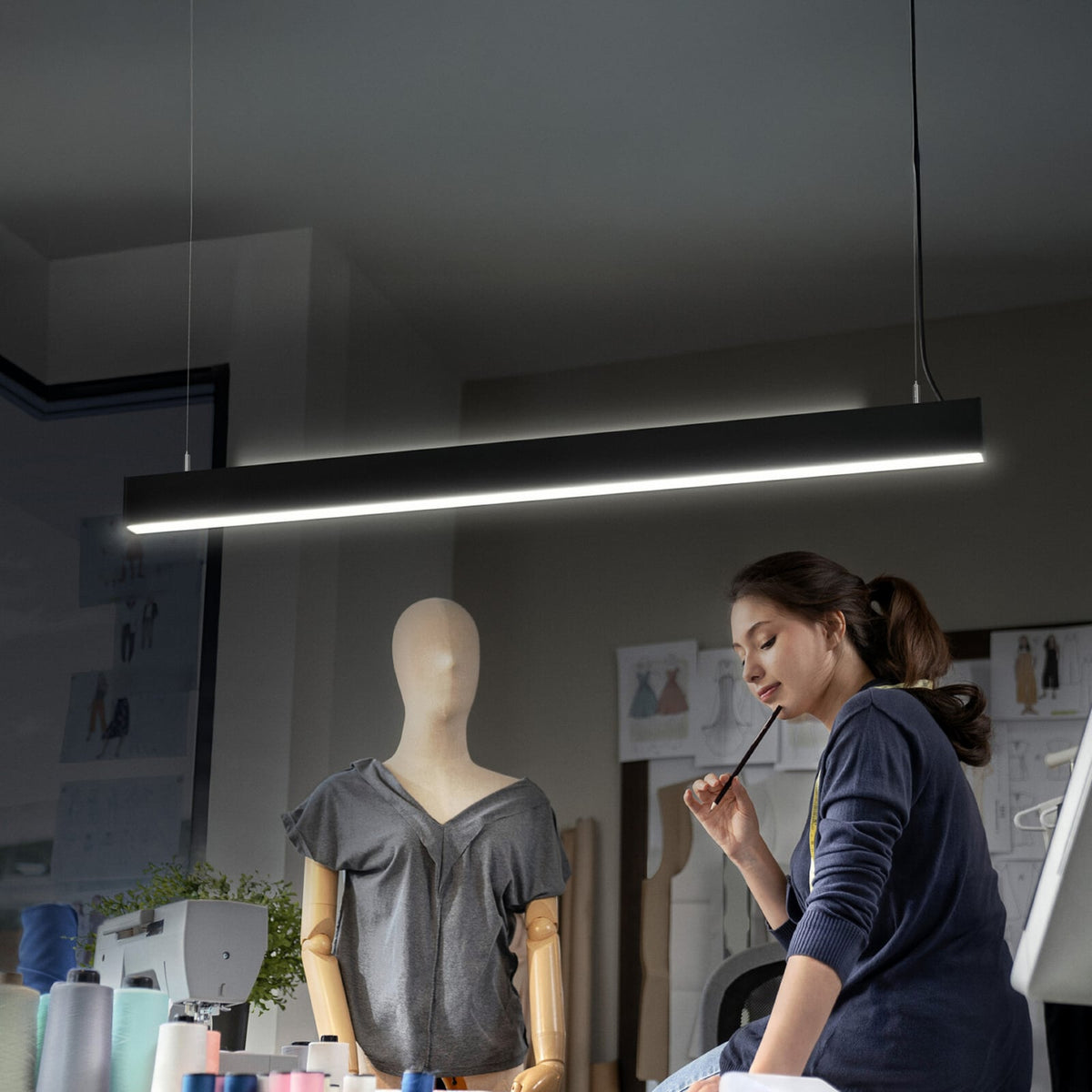 LED pendellampe Office line Cuboid svart 113 cm forfra