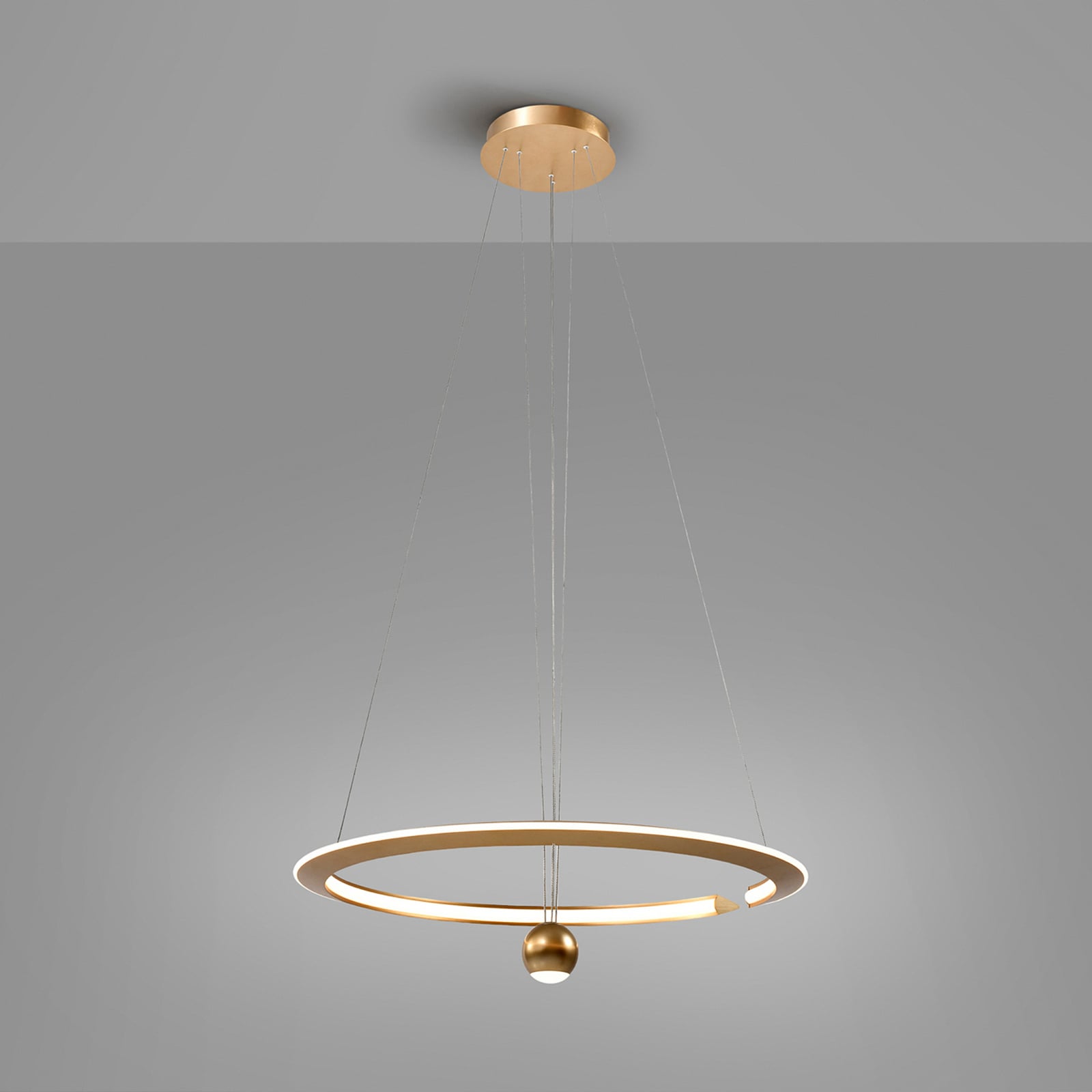 LED pendellampe Orane gullfarget dimbar Ø63 cm 46W montert i rom
