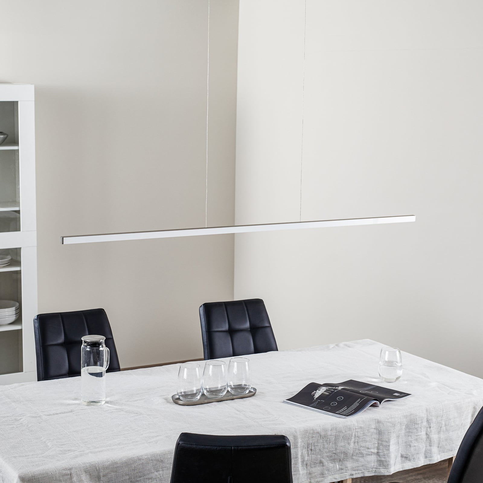 LED pendellampe Orix hvit 150 cm CCT med fjernkontroll bakside