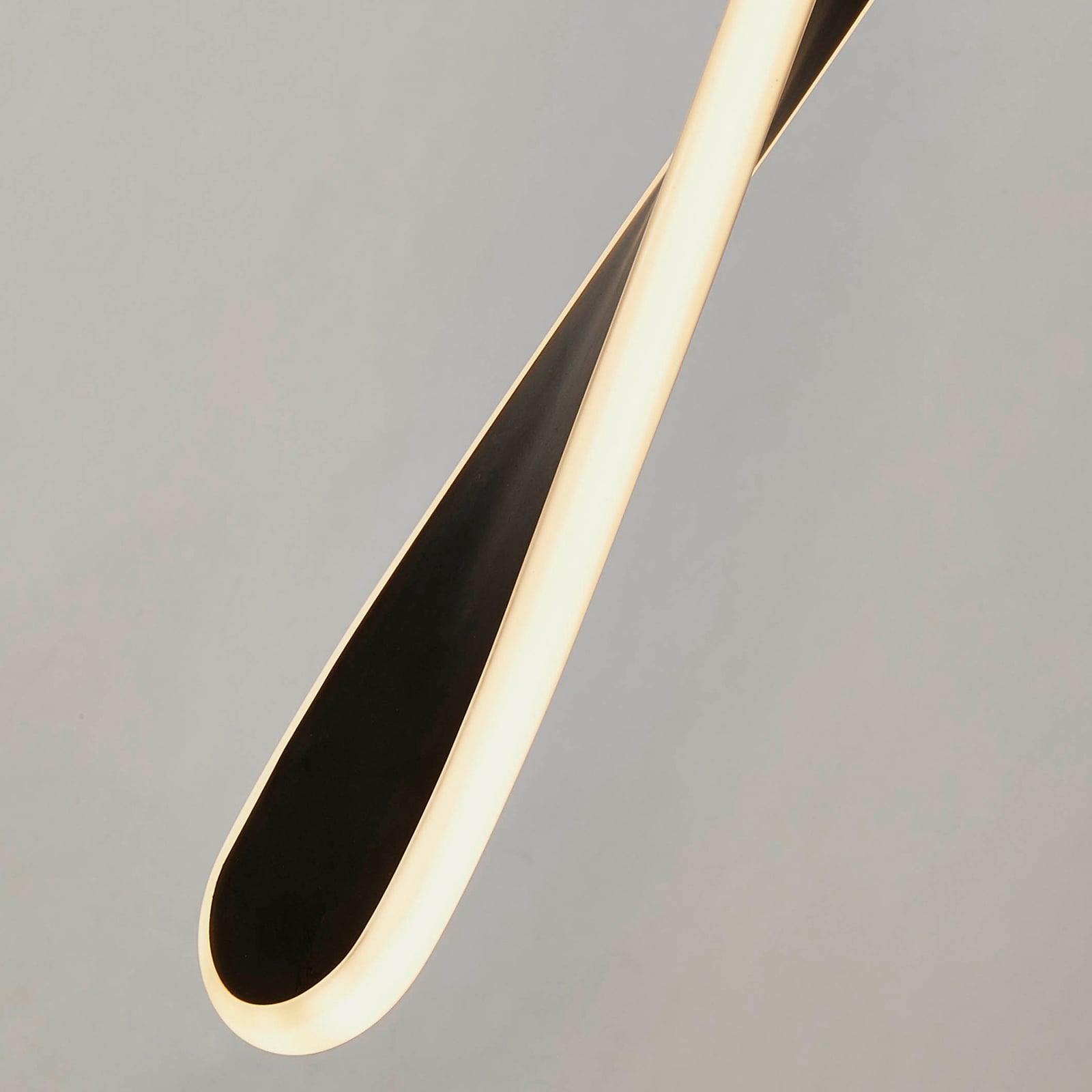 LED pendellampe Paddle 5-lys dimbar svart/hvit montert over bord