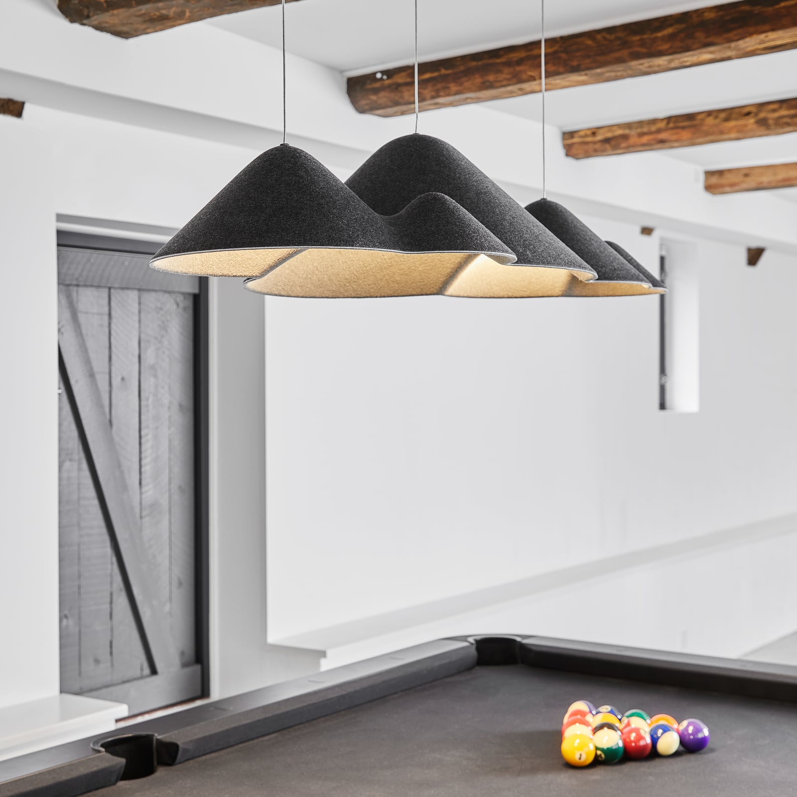 Detaljbilde av LED pendellampe Panorama filt svart/grå dimbar 106 cm
