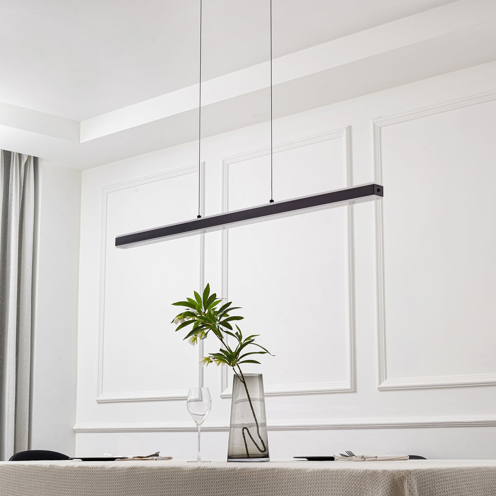 LED pendellampe Pendolo svart aluminium 120 cm detalj