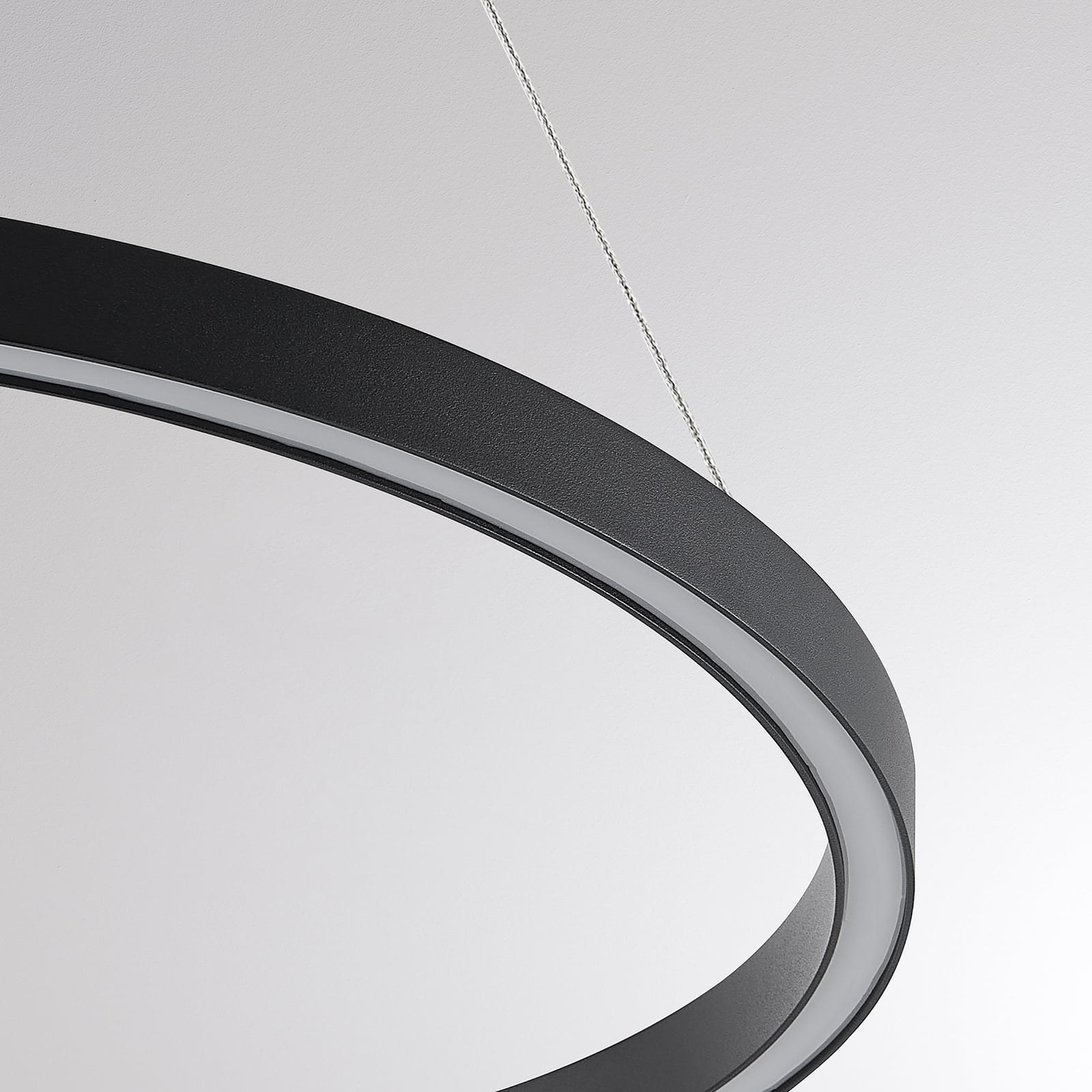 LED pendellampe Perfora dimbar svart aluminium Ø60 cm montert