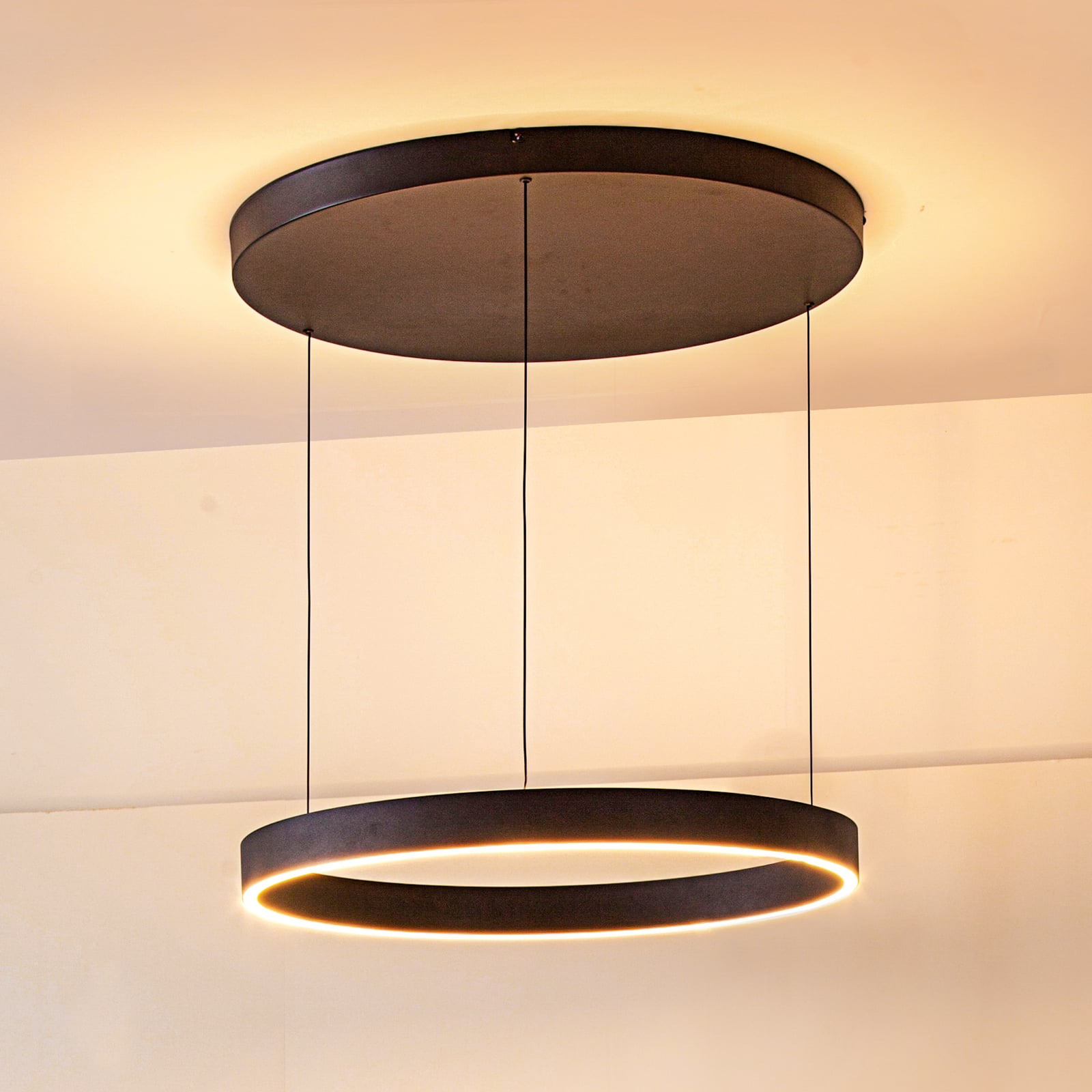 LED pendellampe Philine dimbar svart forfra