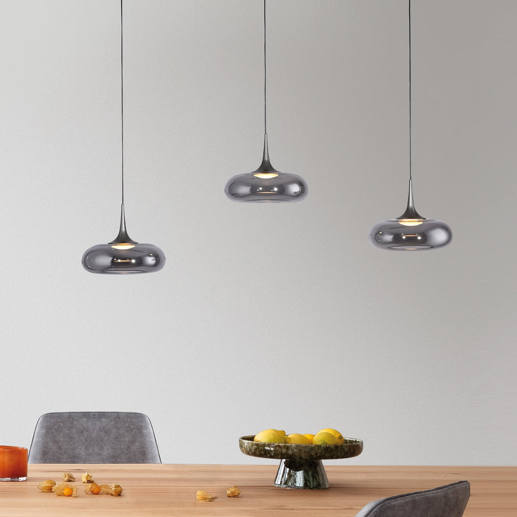 LED pendellampe Posh 3-lys røykglass Ø22 cm dimbar forfra