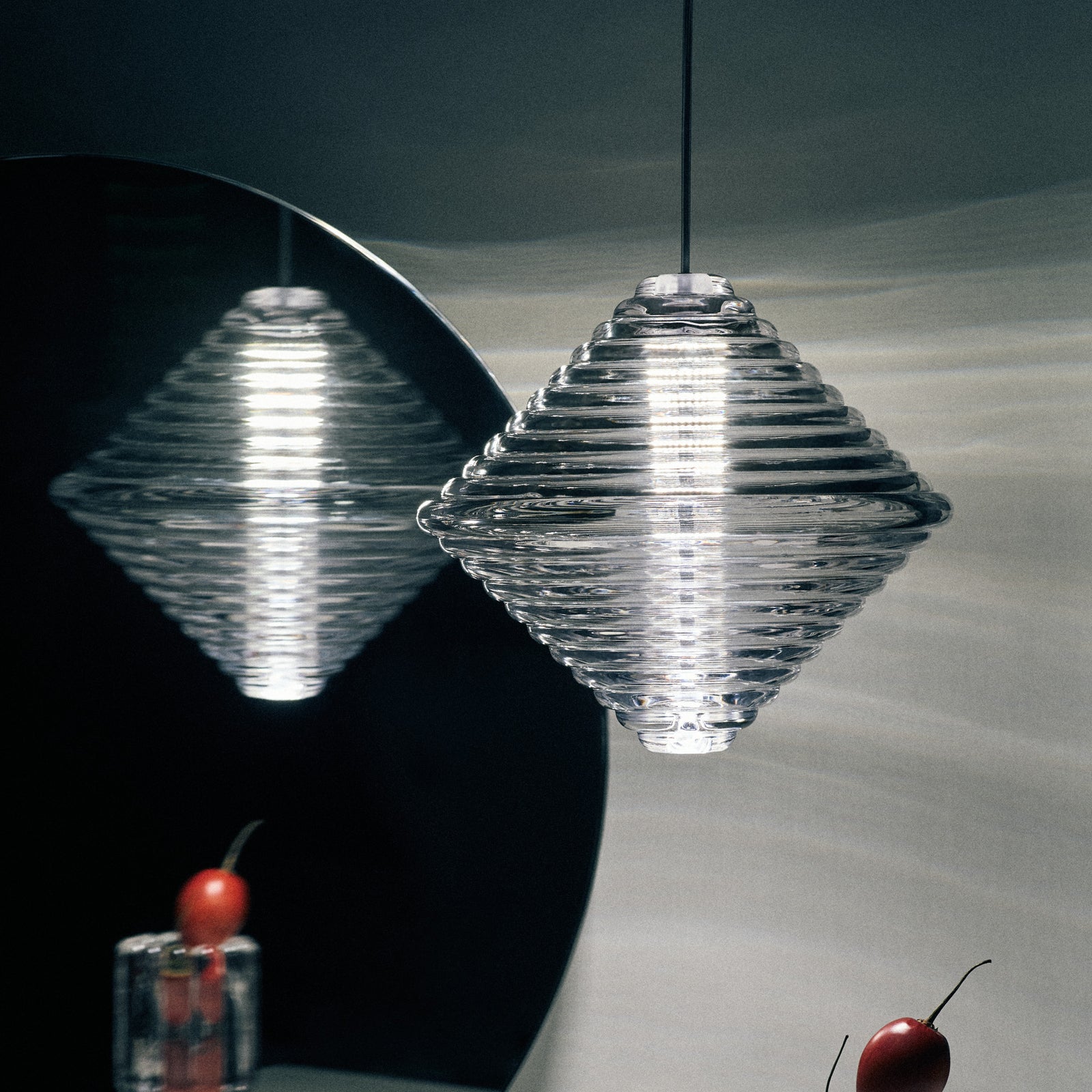 LED pendellampe Press Cone glass klar Ø34 cm dimbar detalj av glass