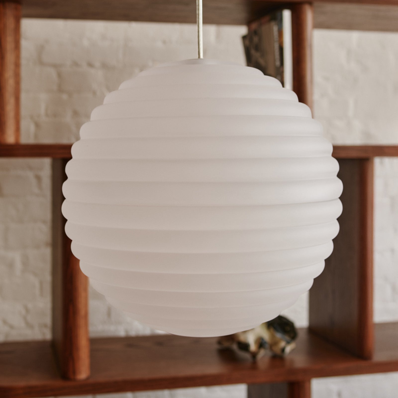 LED pendellampe Press Sphere frostet glass dimbar Ø30 cm fra Tom Dixon bakside