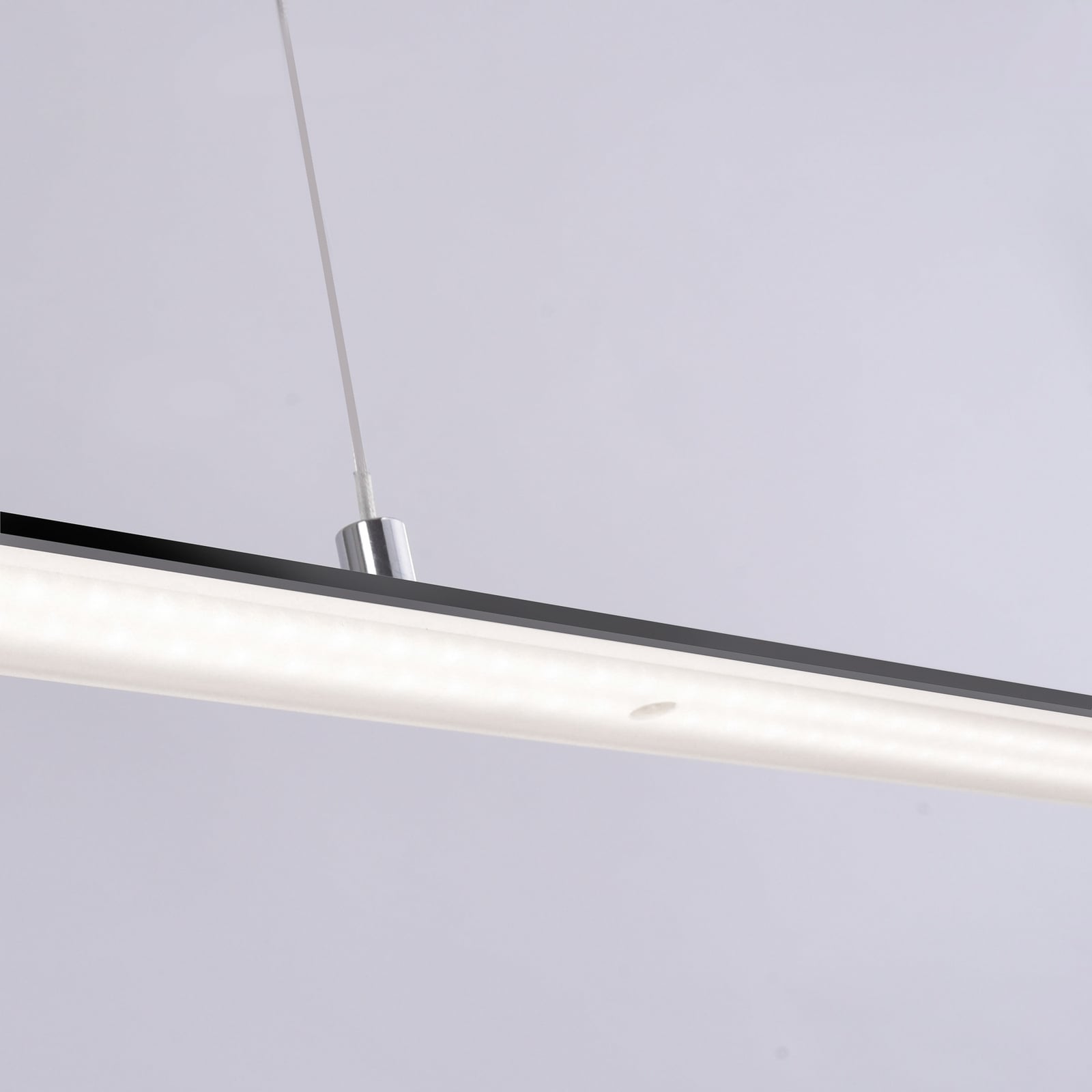 LED pendellampe PURE Lite antrasitt 160 cm nærbilde av lampe