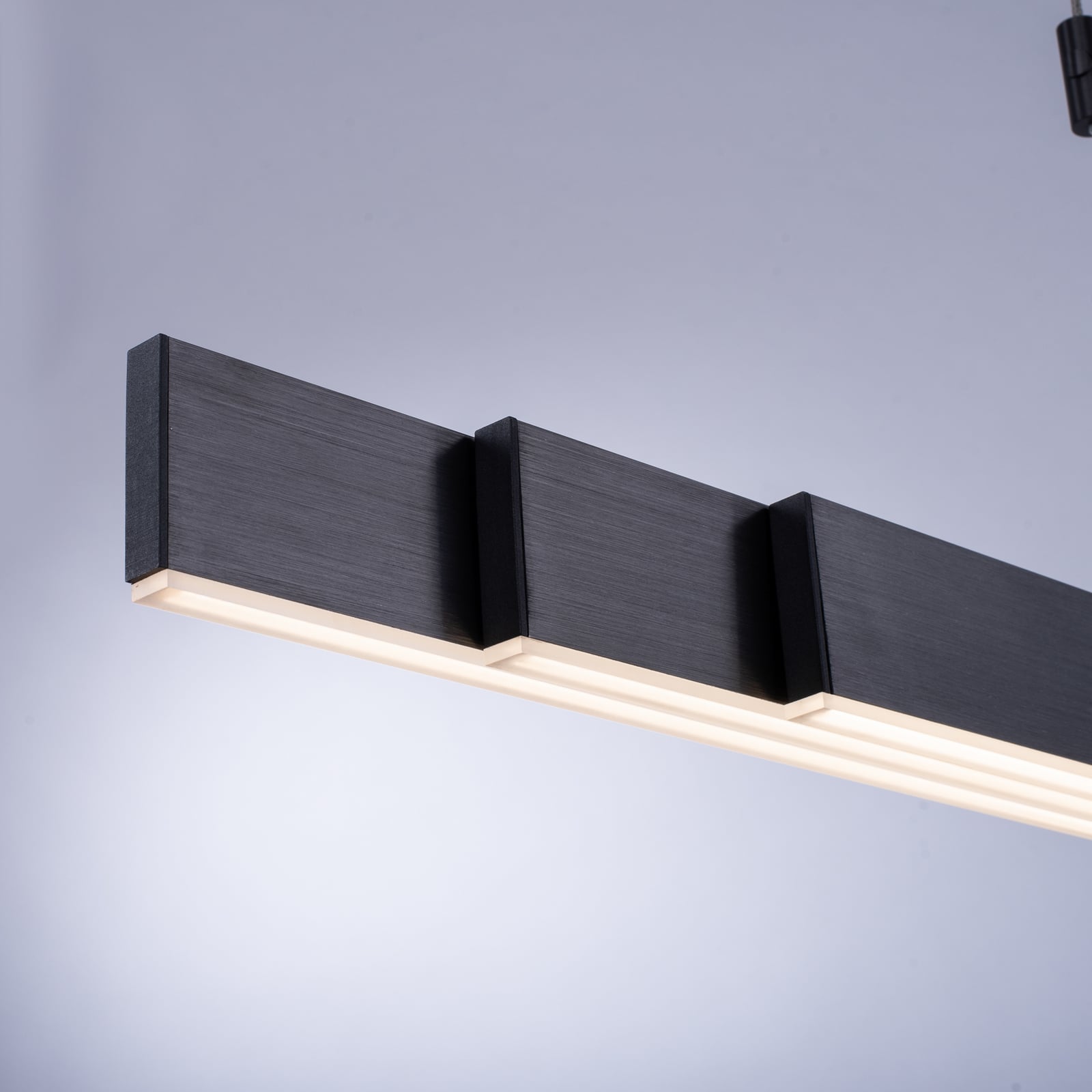 LED pendellampe Pure Moto dimbar CCT bakside og oppheng