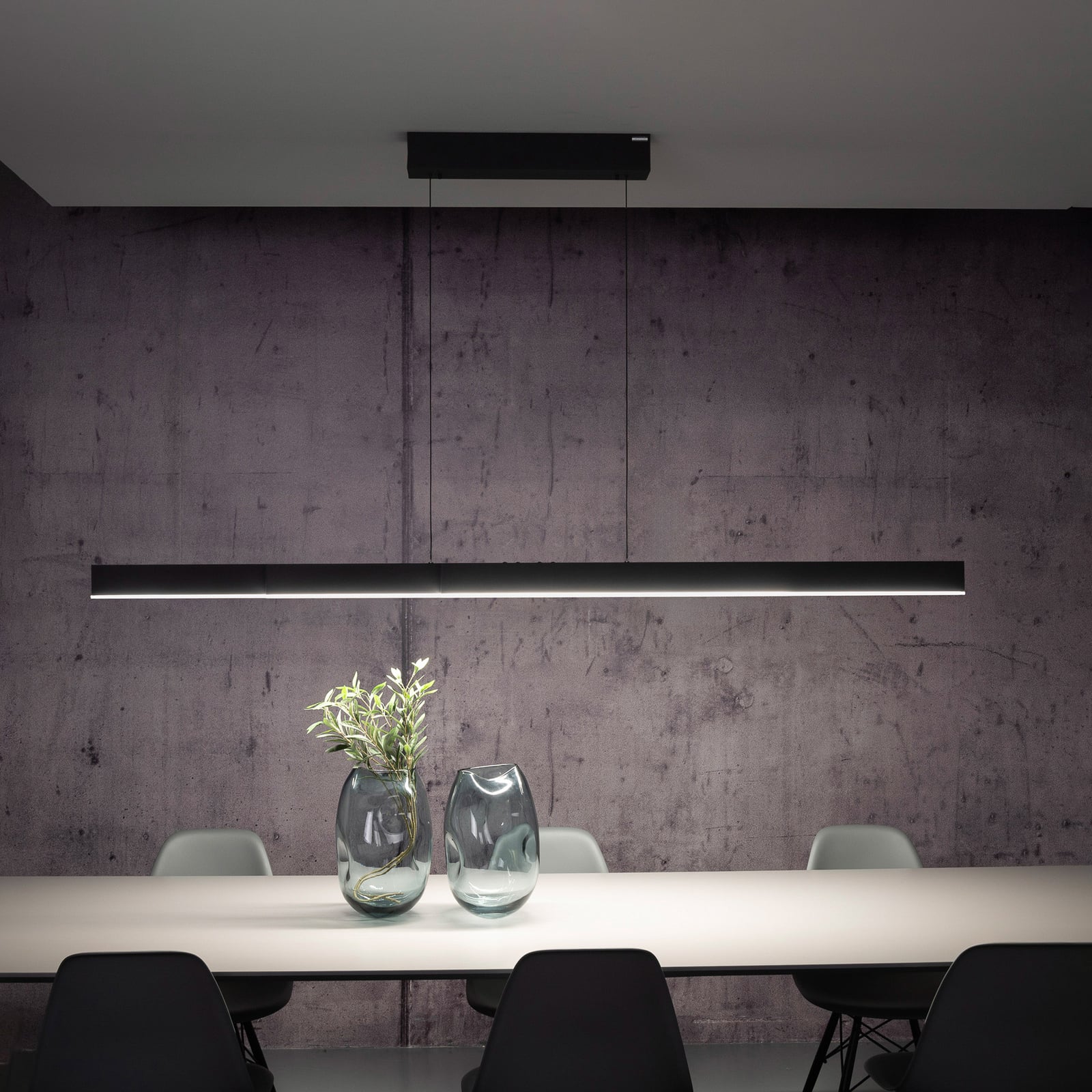Nærbilde av berøringsflater på LED pendellampe PURE Moto-Rise aluminium CCT 120 cm