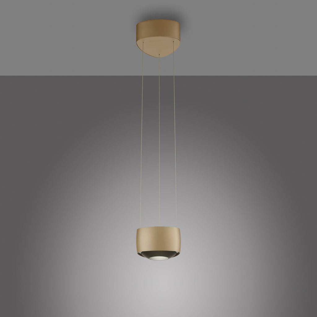 LED pendellampe Q-Stretto dimbar bronse Ø14,5 cm CCT nærbilde av fjernkontroll