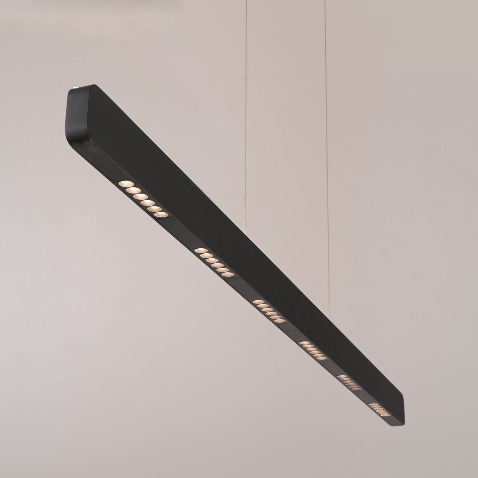 LED pendellampe Q-Stretto svart 120 cm CCT med fjernkontroll nærbilde