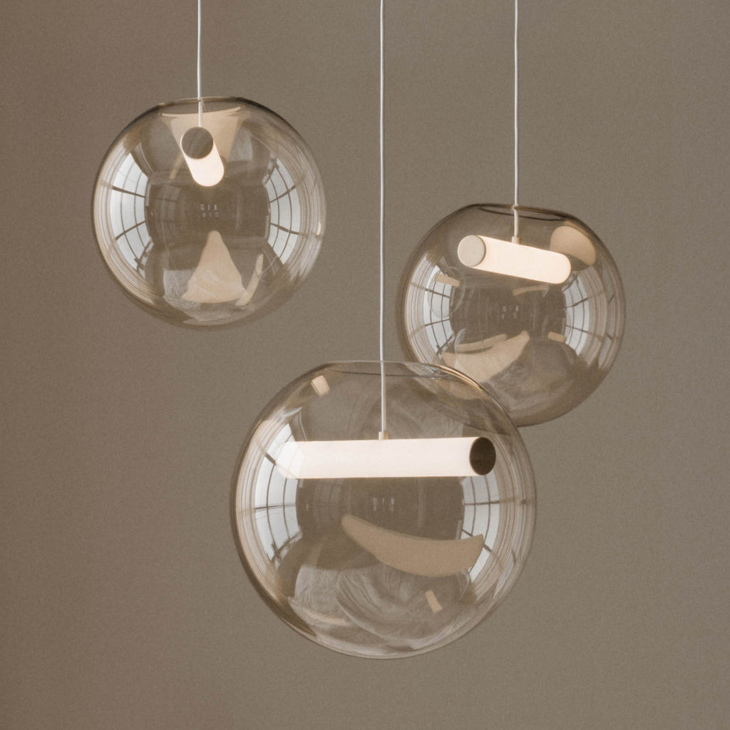 LED pendellampe Reveal røykglass dimbar Ø45 cm detalj av glass