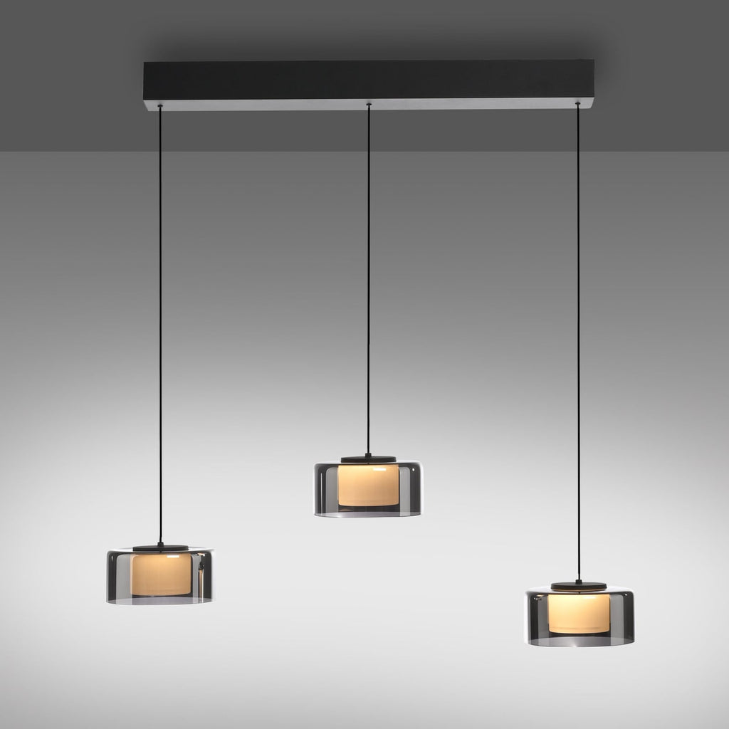 LED pendellampe Rika 3-lys røykglass dimbar 71 cm montert i rom