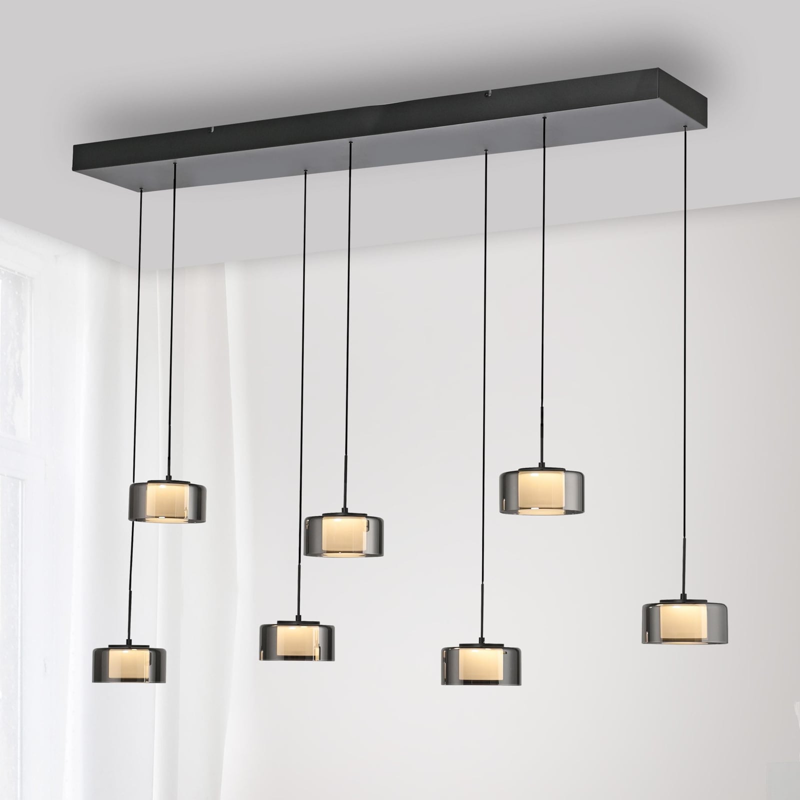 LED pendellampe Rika 7-lys røykglass dimbar 135 cm forfra