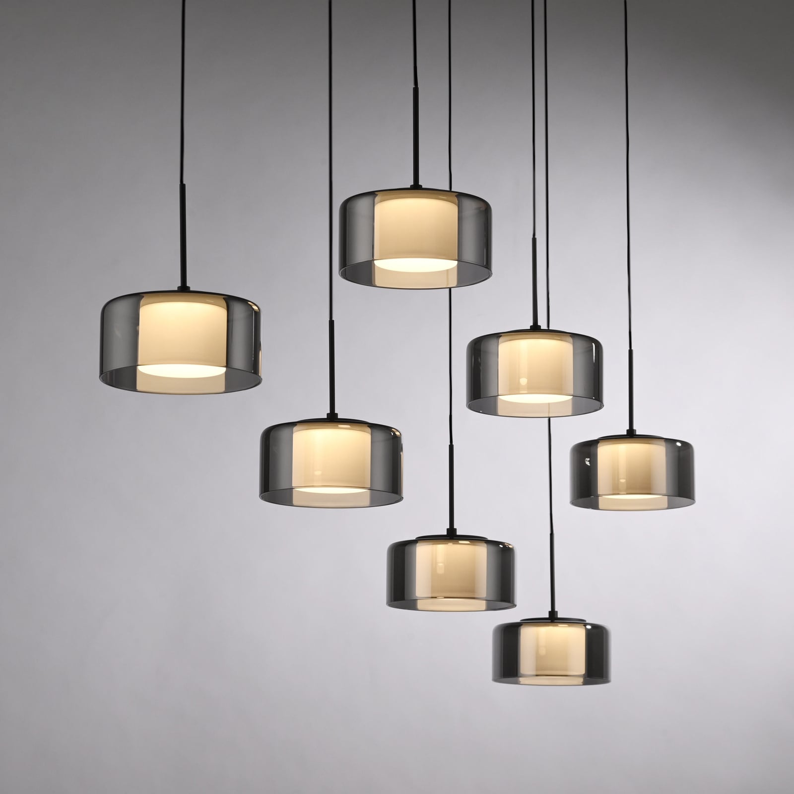 LED pendellampe Rika 7-lys røykglass dimbar 135 cm justerbar høyde