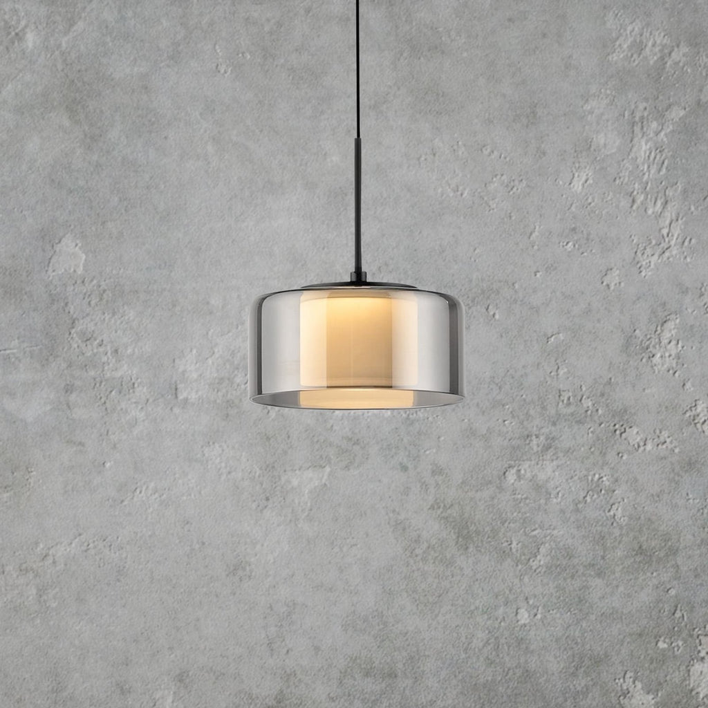 LED pendellampe Rika røykglass dimbar Ø15 cm forfra